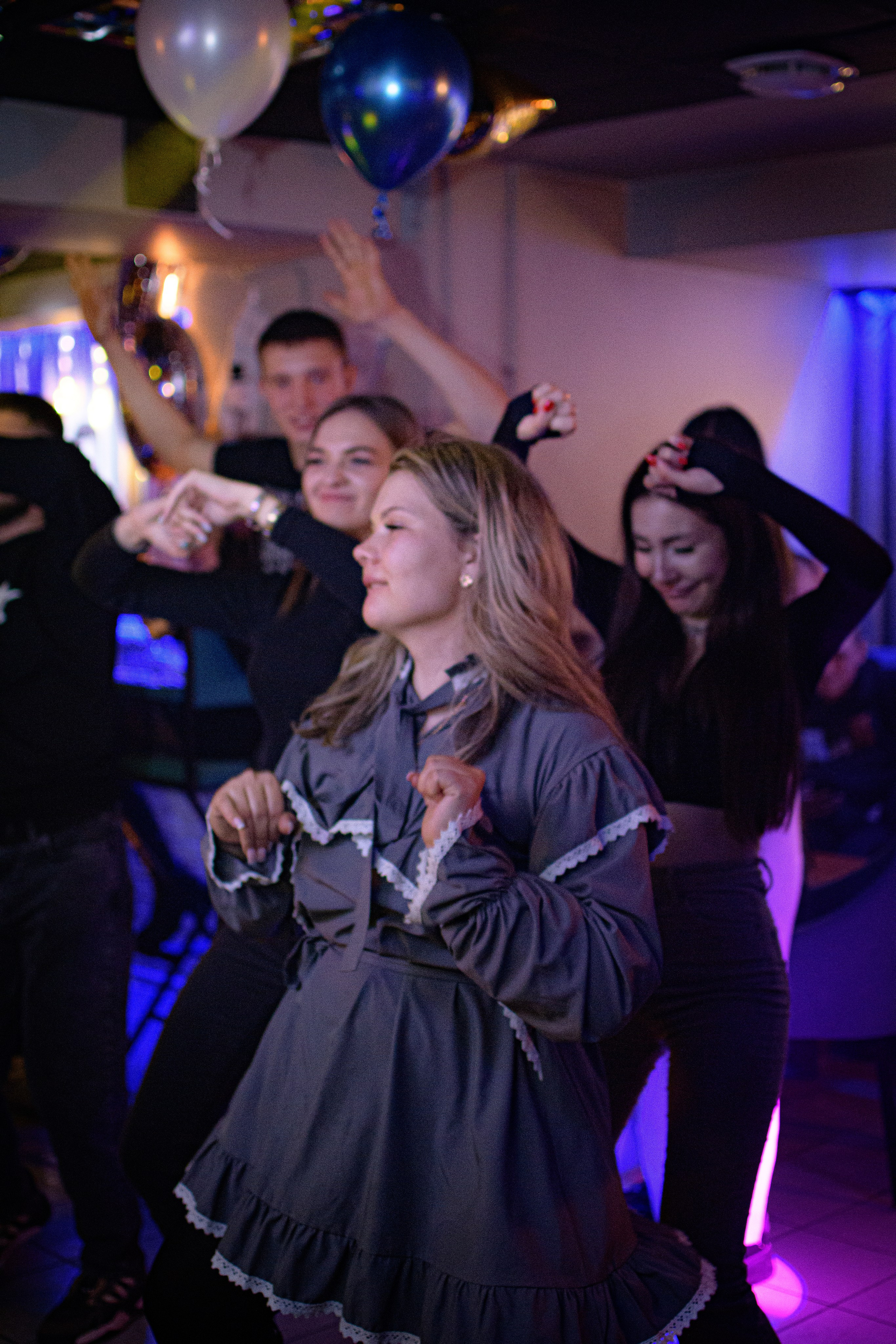 HOLLYWOOD / 6 YEARS. Photokarish