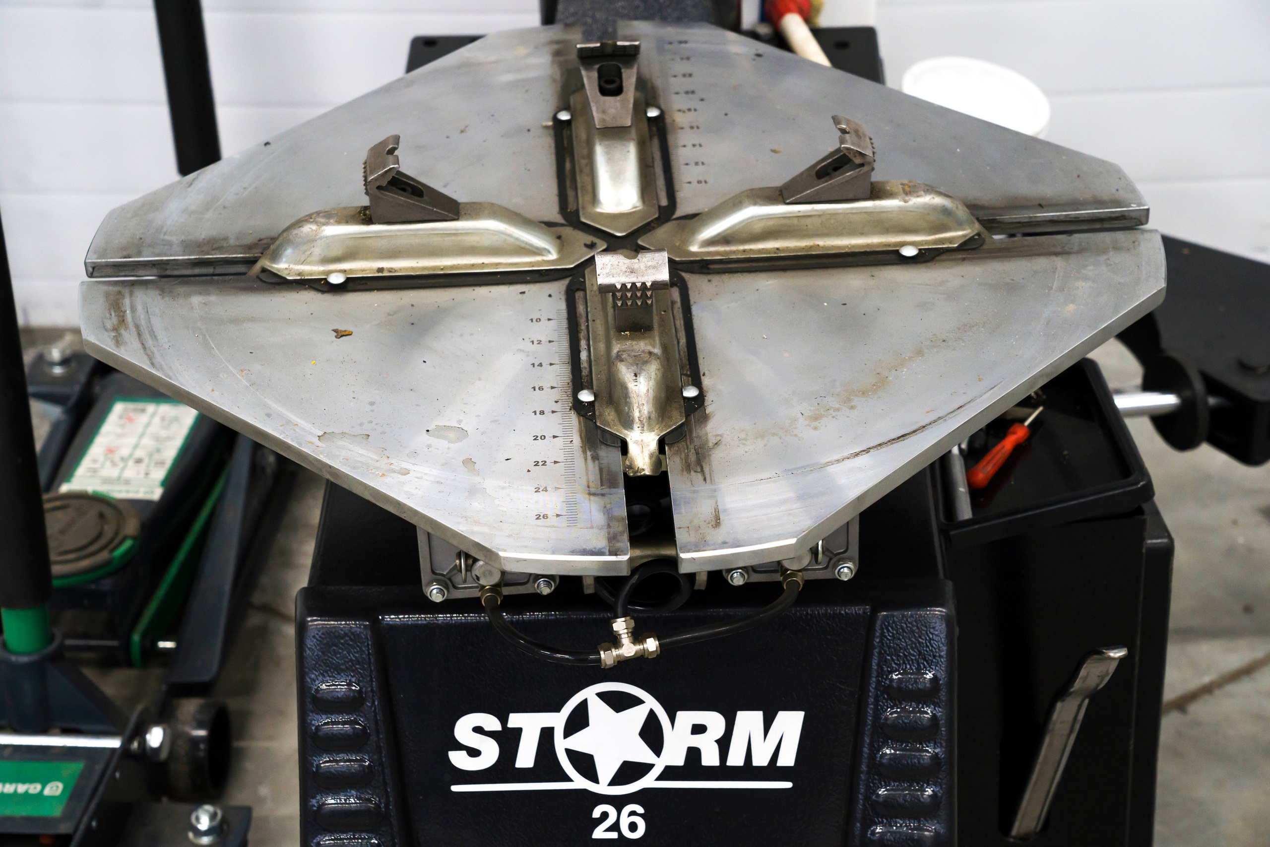 Съемка автосервиса автомойки. Фотограф в Санкт-Петербурге. Репортажная и все съёмки для бизнеса