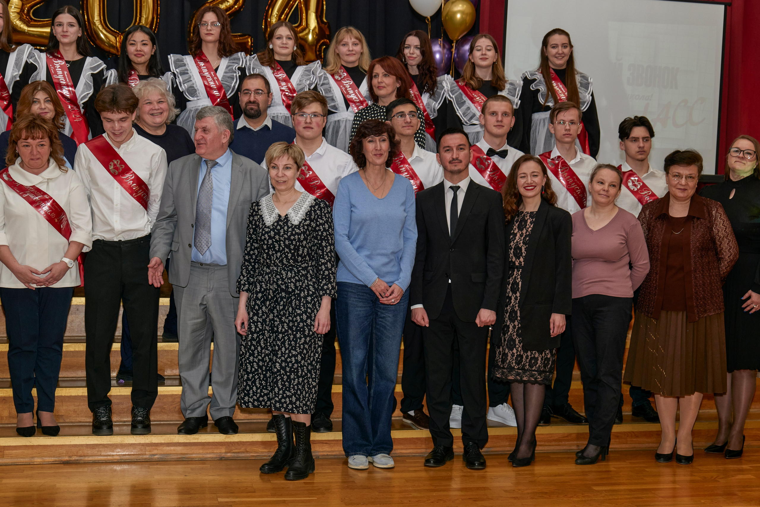Последний звонок школа 1413. Детский и семейный фотограф г. Москва Оксана Катаджи