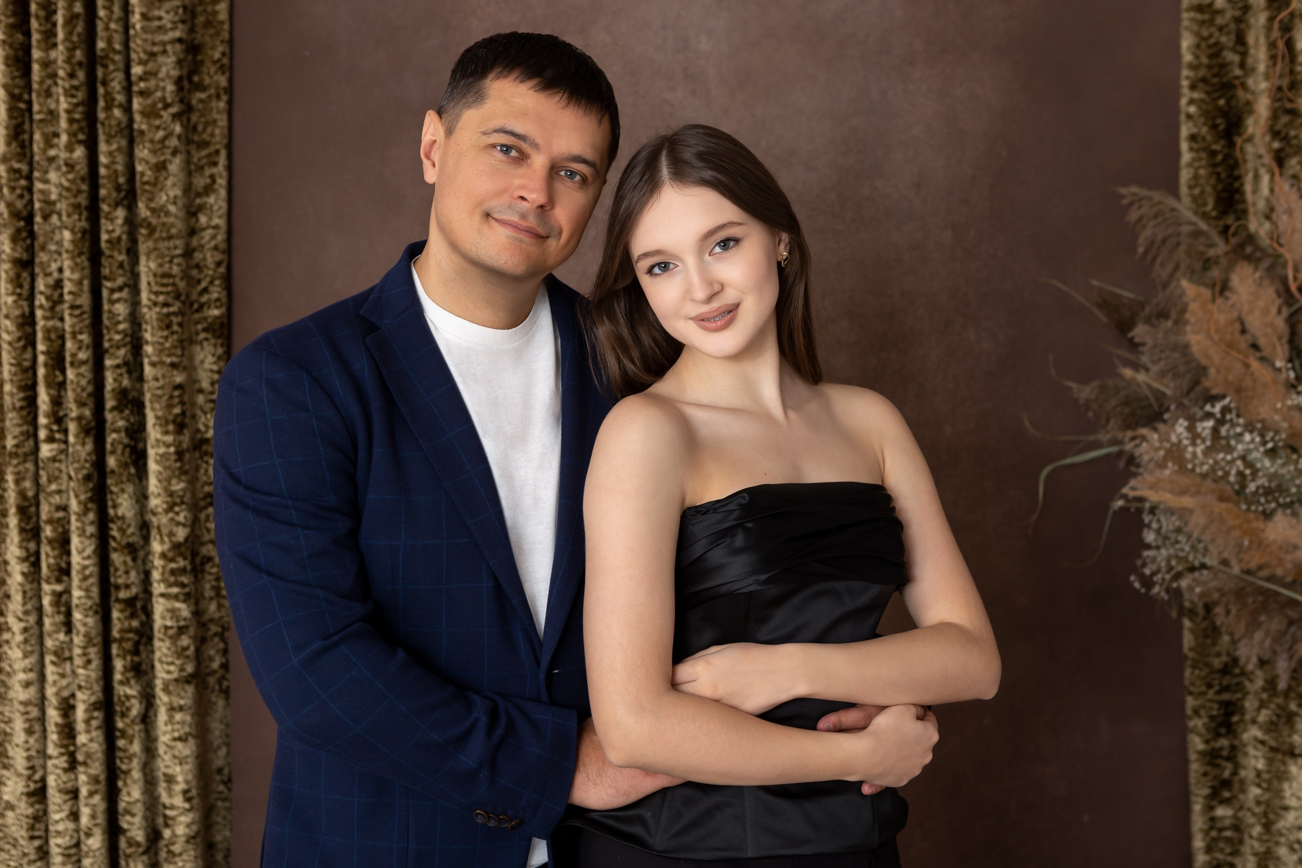 Семейная фотосессия в студии. Фотограф в Оренбурге. Профессиональный фотограф