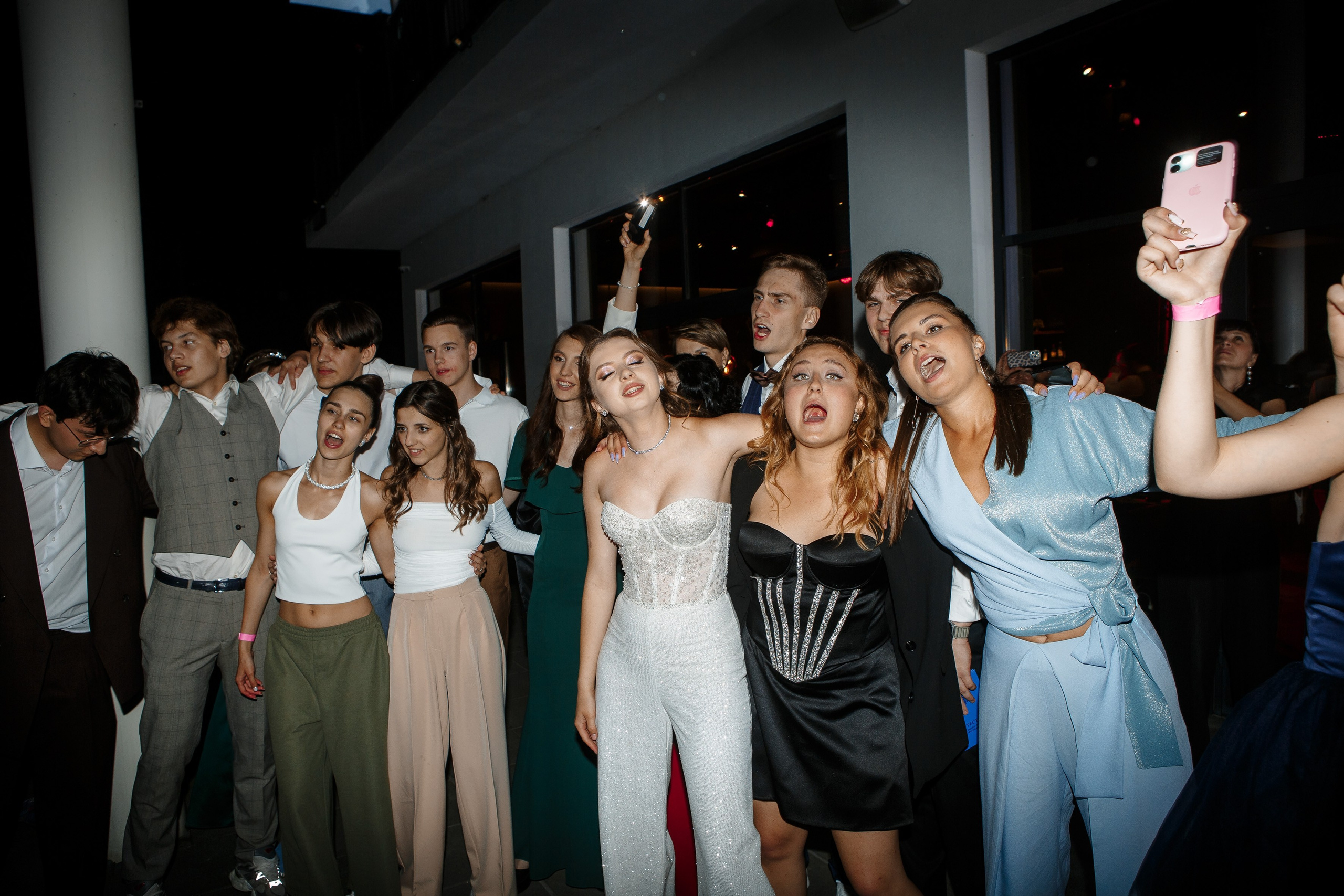 Выпускной Гимназия 12 2024 OpenHouse. Свадебный и портретный Фотограф в Липецке Дмитрий Котюков