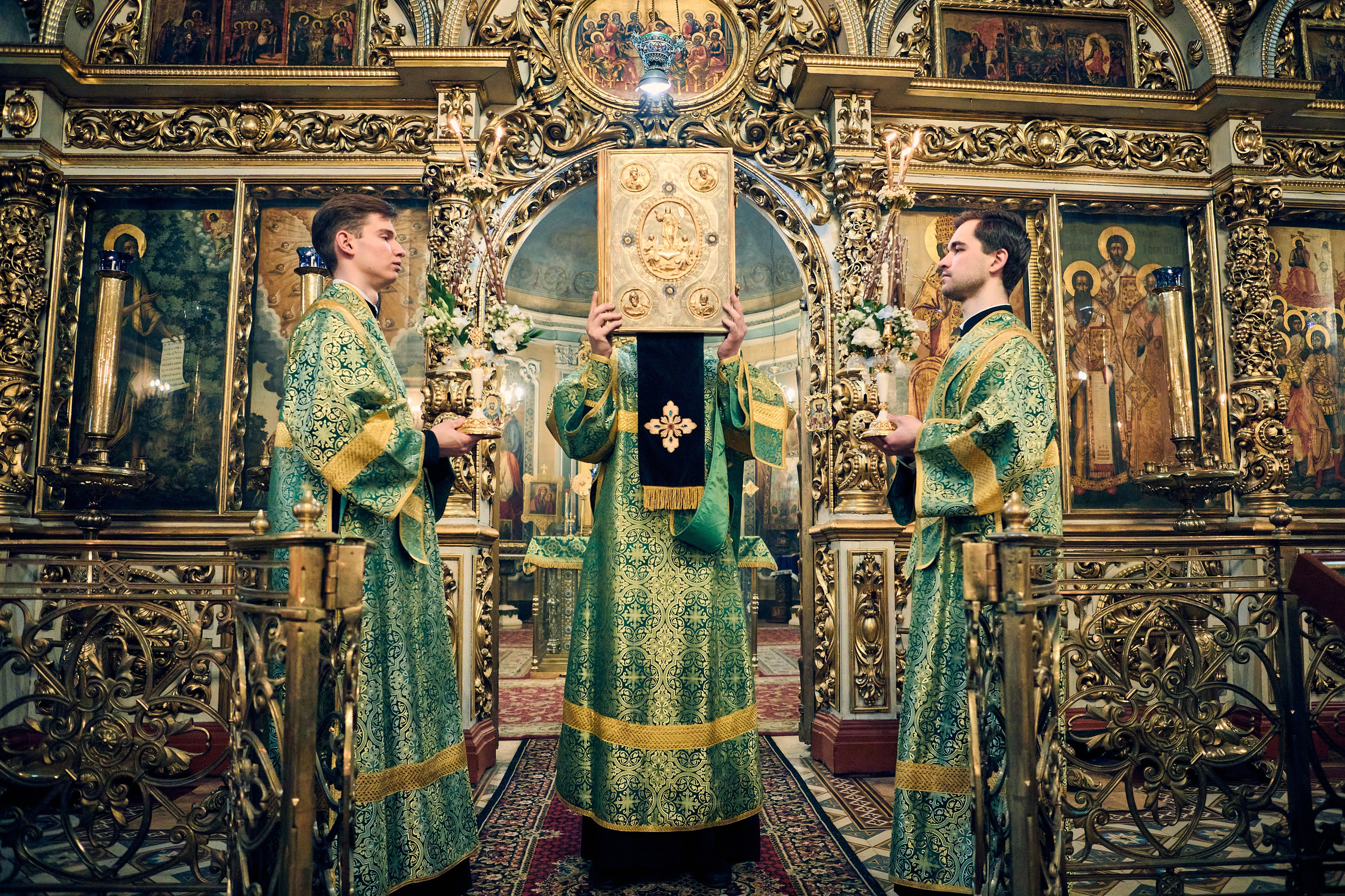 На всенощном бдении под Неделю ваий. DMITRY MOISEENKO — фотограф, художник, топ-стилист