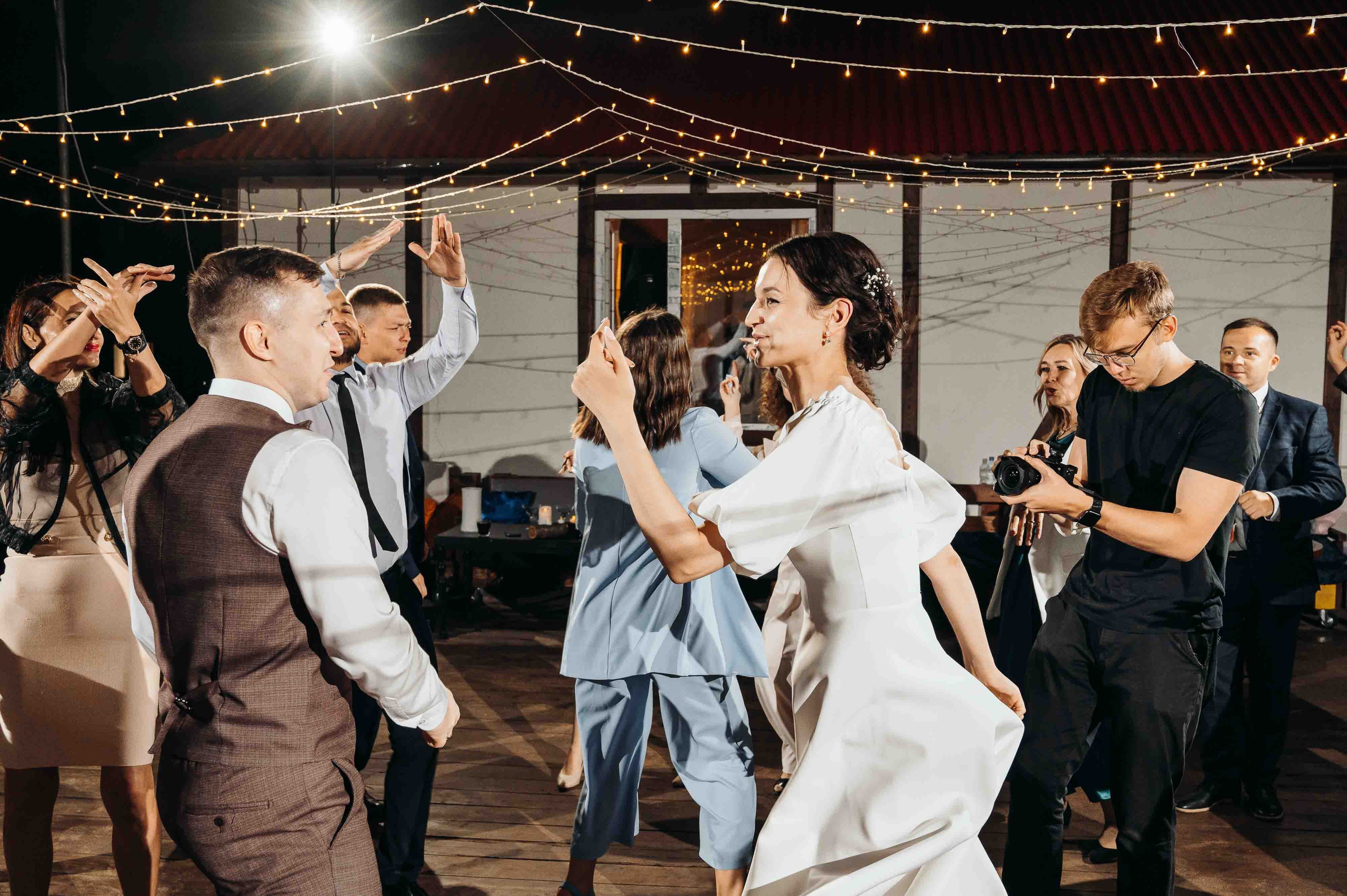 Свадебная фотосессия и прогулка на свежем воздухе. Свадебный и семейный фотограф в Котласе Никита Попов