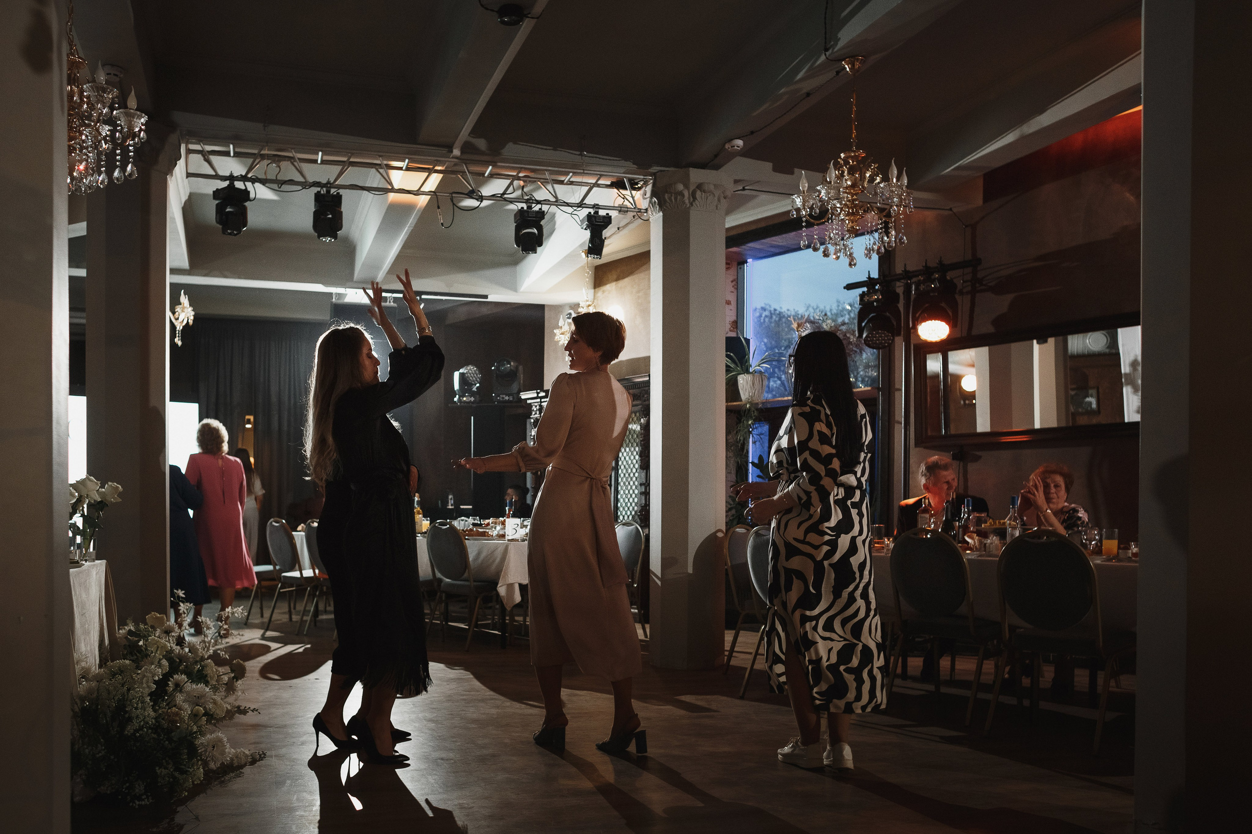 Свадебная фотосессия Саши и Насти в ресторане Чехов Сад, Таганрог. Свадебный и семейный фотограф в Таганроге Бакарюк Антон