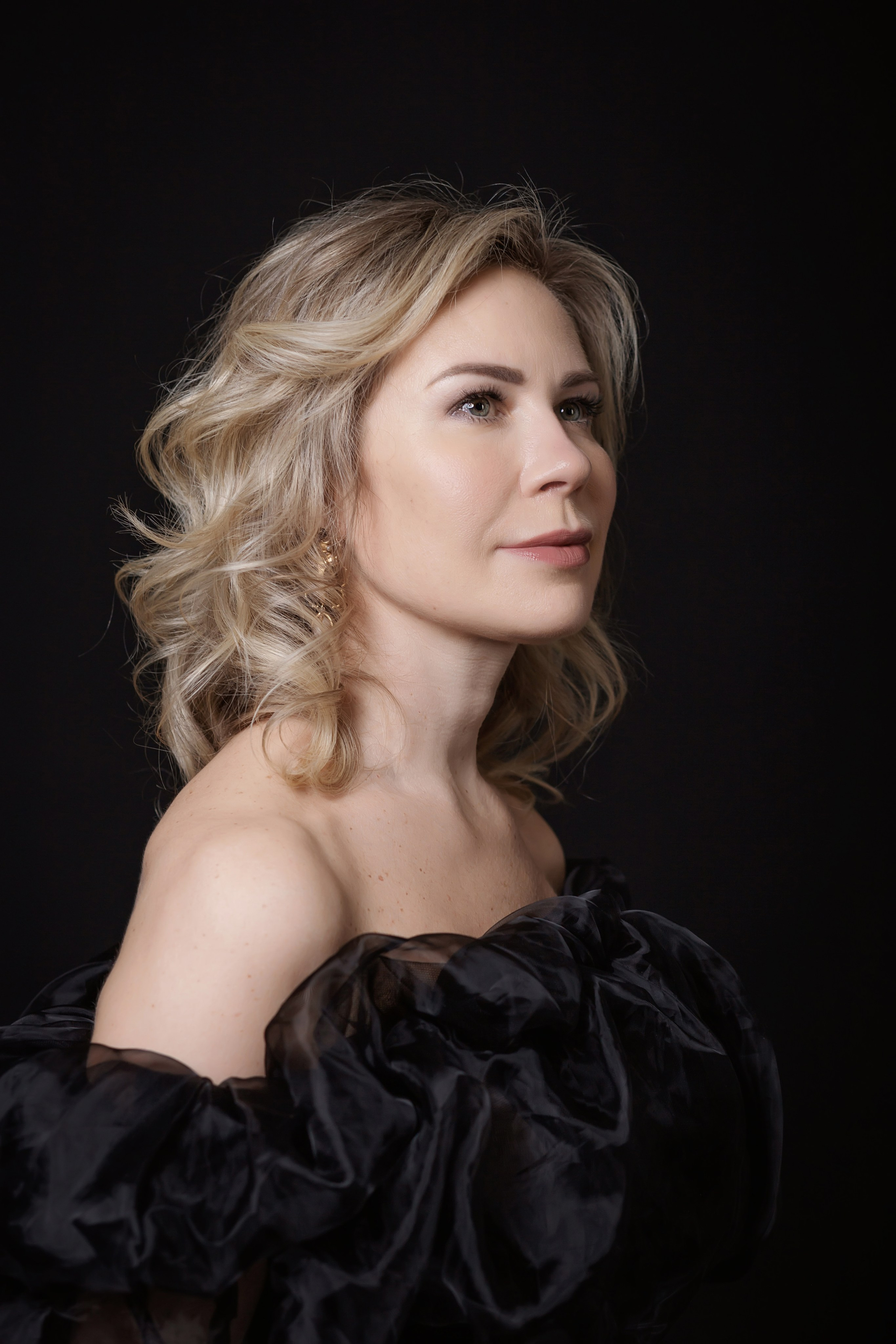 Портретная фотосессия в студии СПб: сдержанный шик и элегантность. Портретные фотосессии, контент-съемки, репортаж