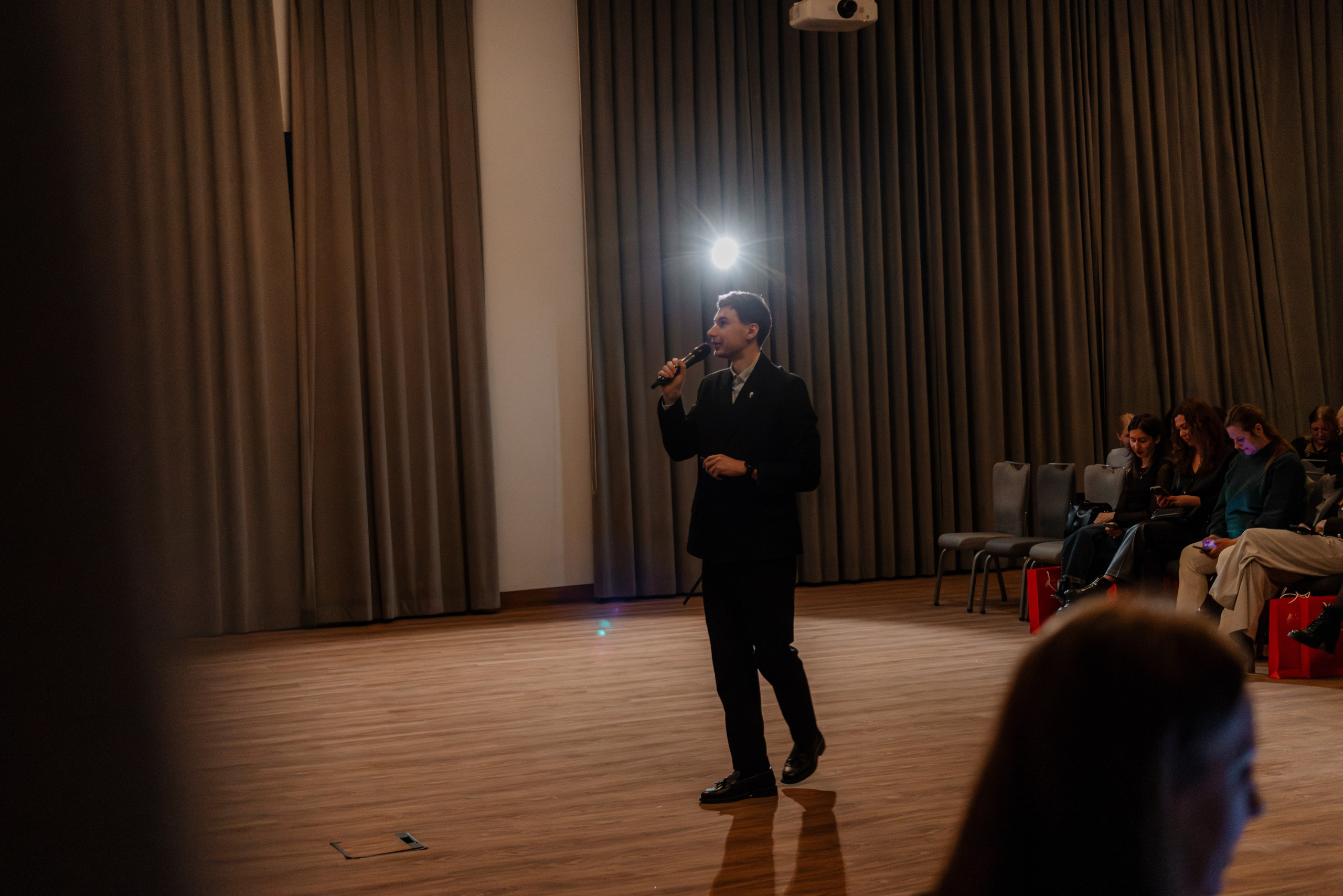 РУССКИЙ ЭКСПРЕСС