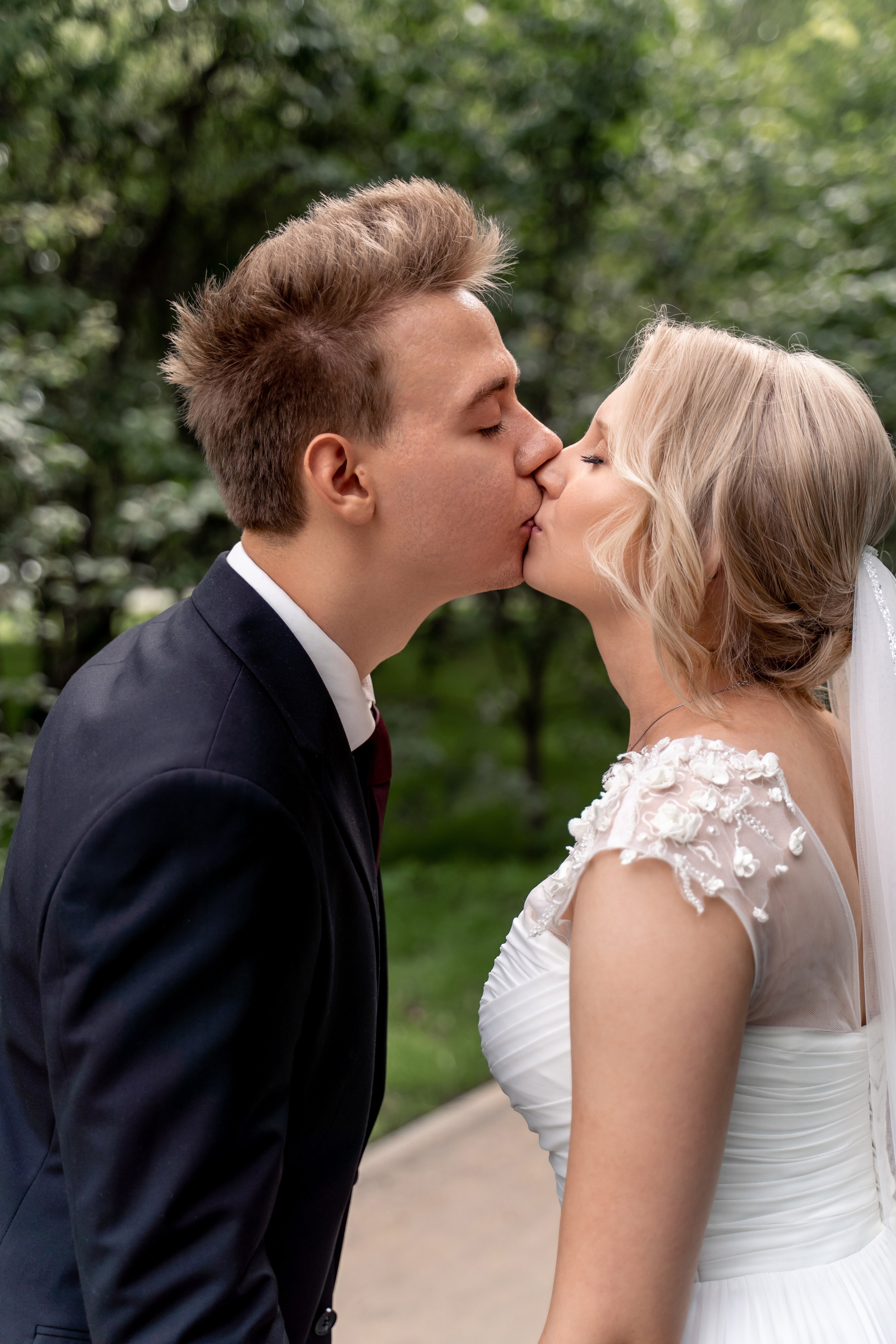 Свадебная прогулка. Бутово. Фотограф \ Видеограф на Крещение, Венчание Москва| Семейные съемки