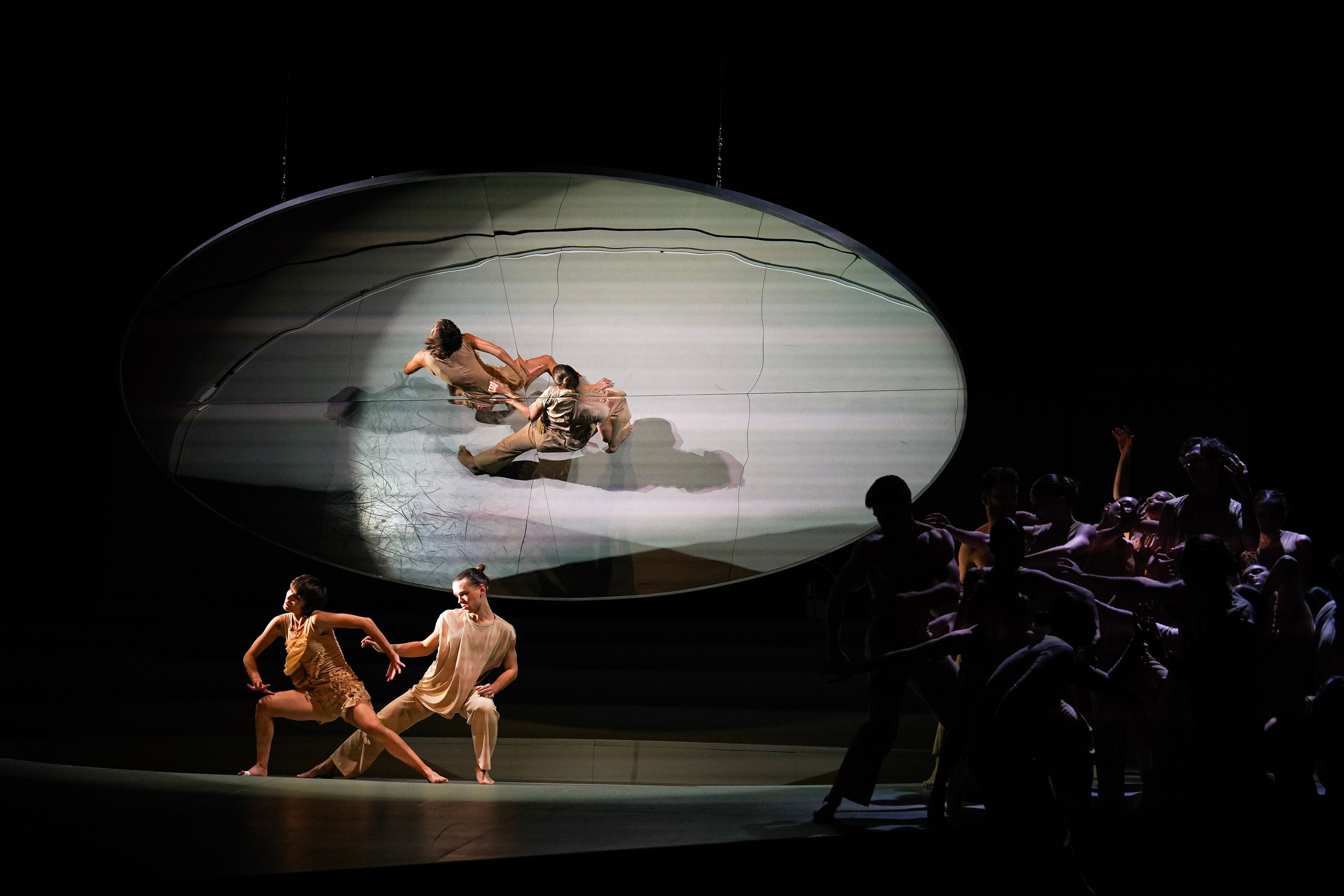 Контакт — пластический спектакль. Фотограф с психологическим образованием