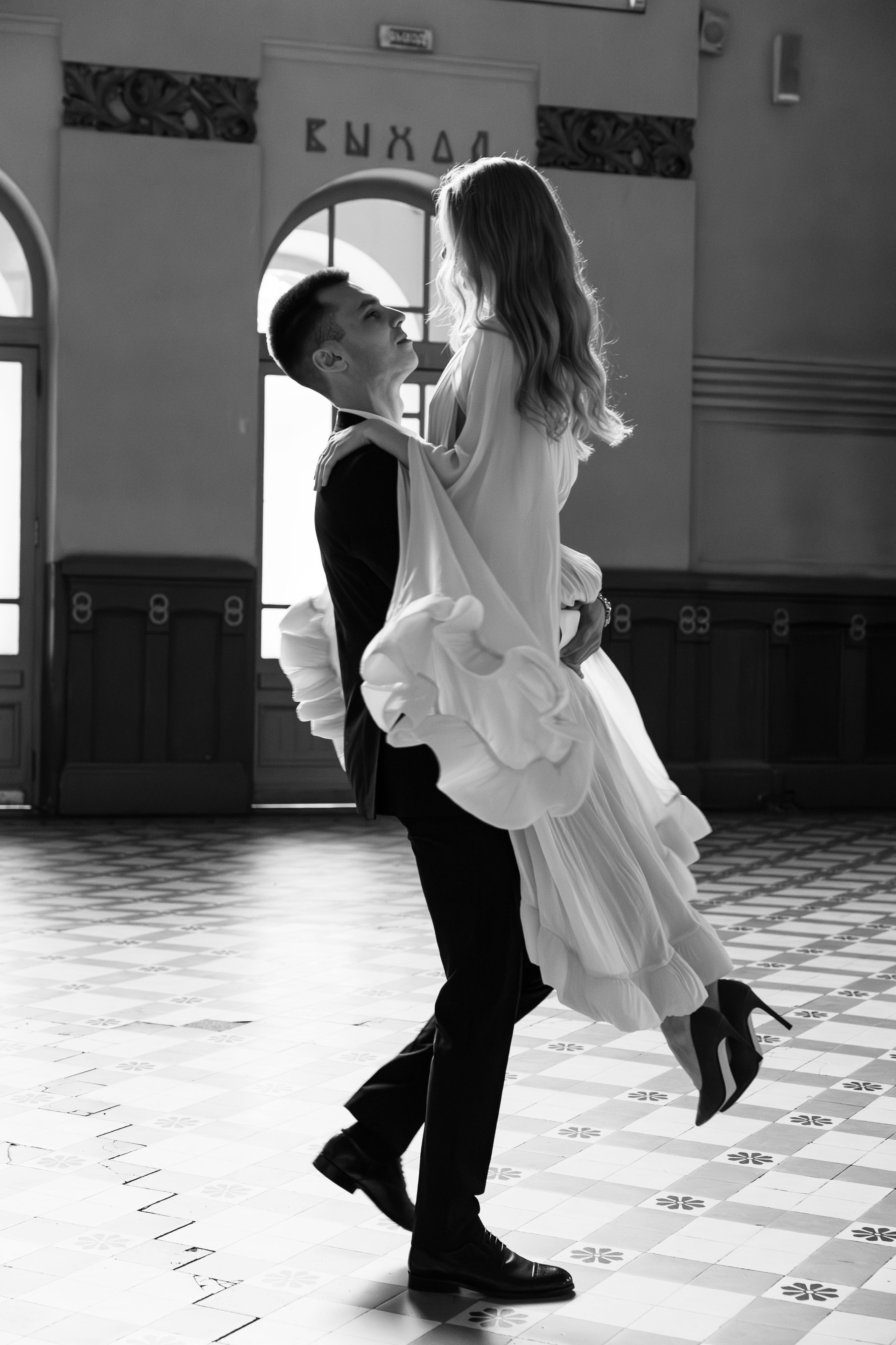 Даша и Константин Витебский вокзал. Фотограф/видеограф в Санкт-Петербурге Динара Гольдина