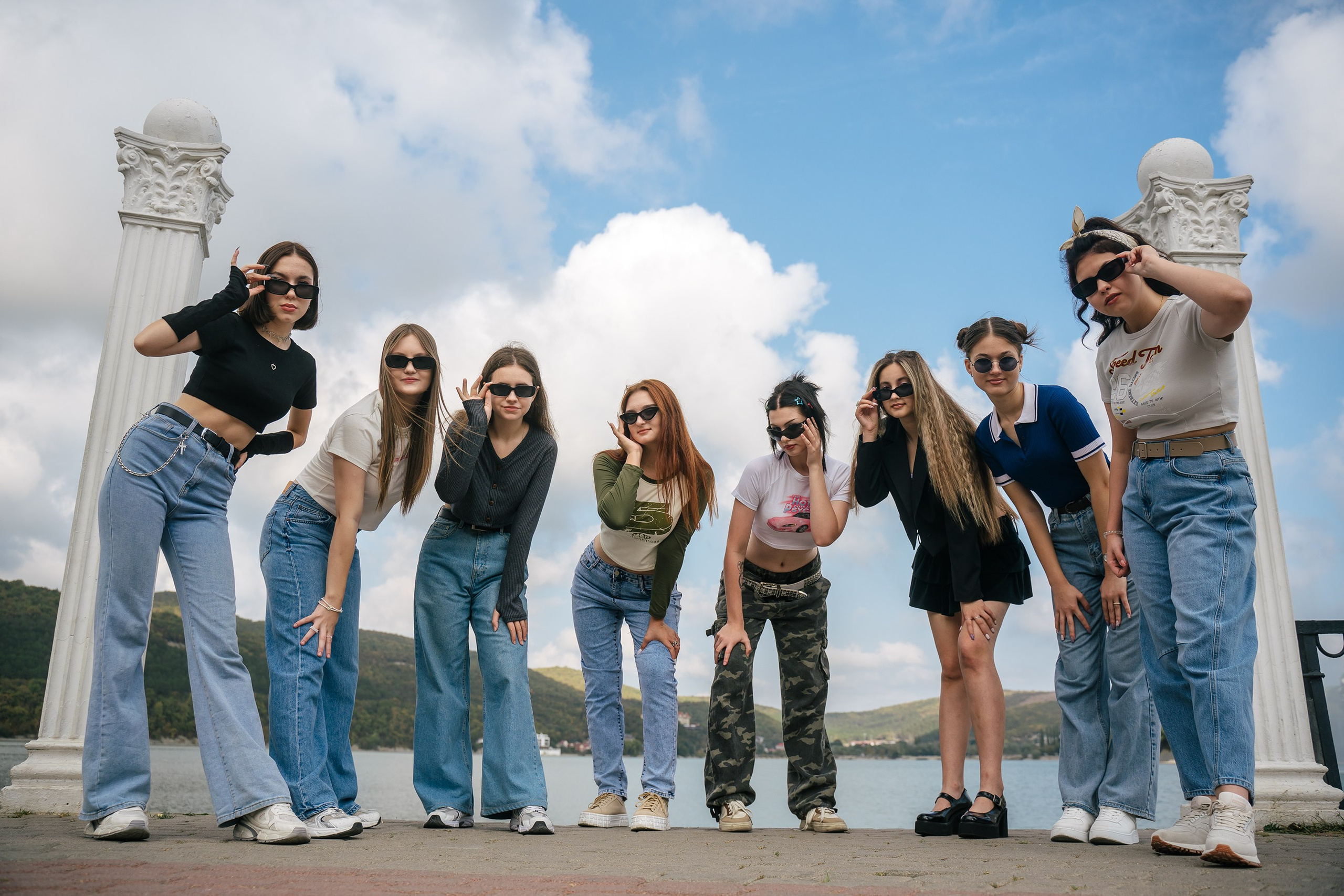 Фотографии с друзьями. Выпускные альбомы, школьные фотосессии в городе Новороссийске