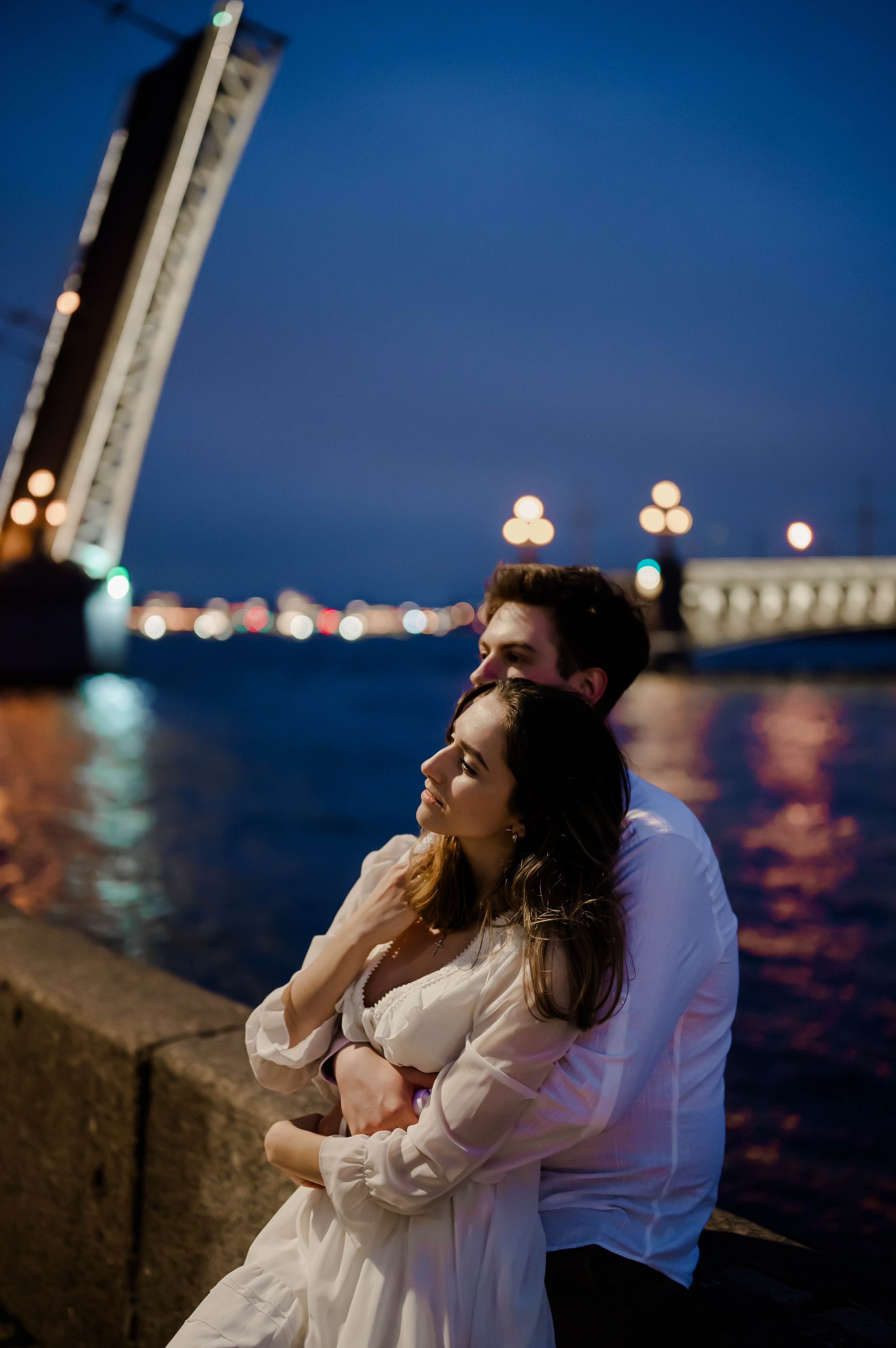 Лавстори на фоне мостов. Свадебный и семейный фотограф Евгения Кононова