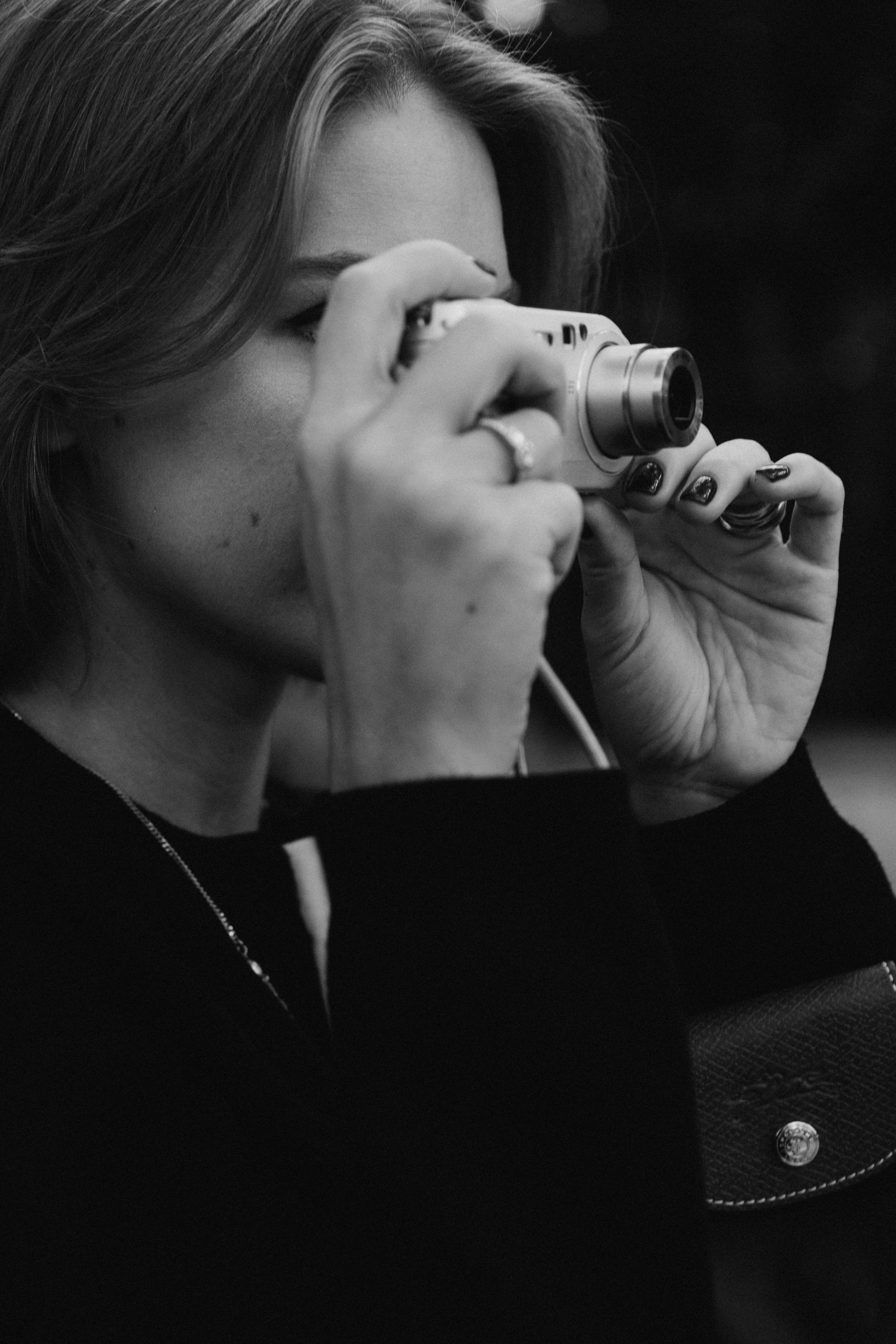 September sun. Photographer in Paris