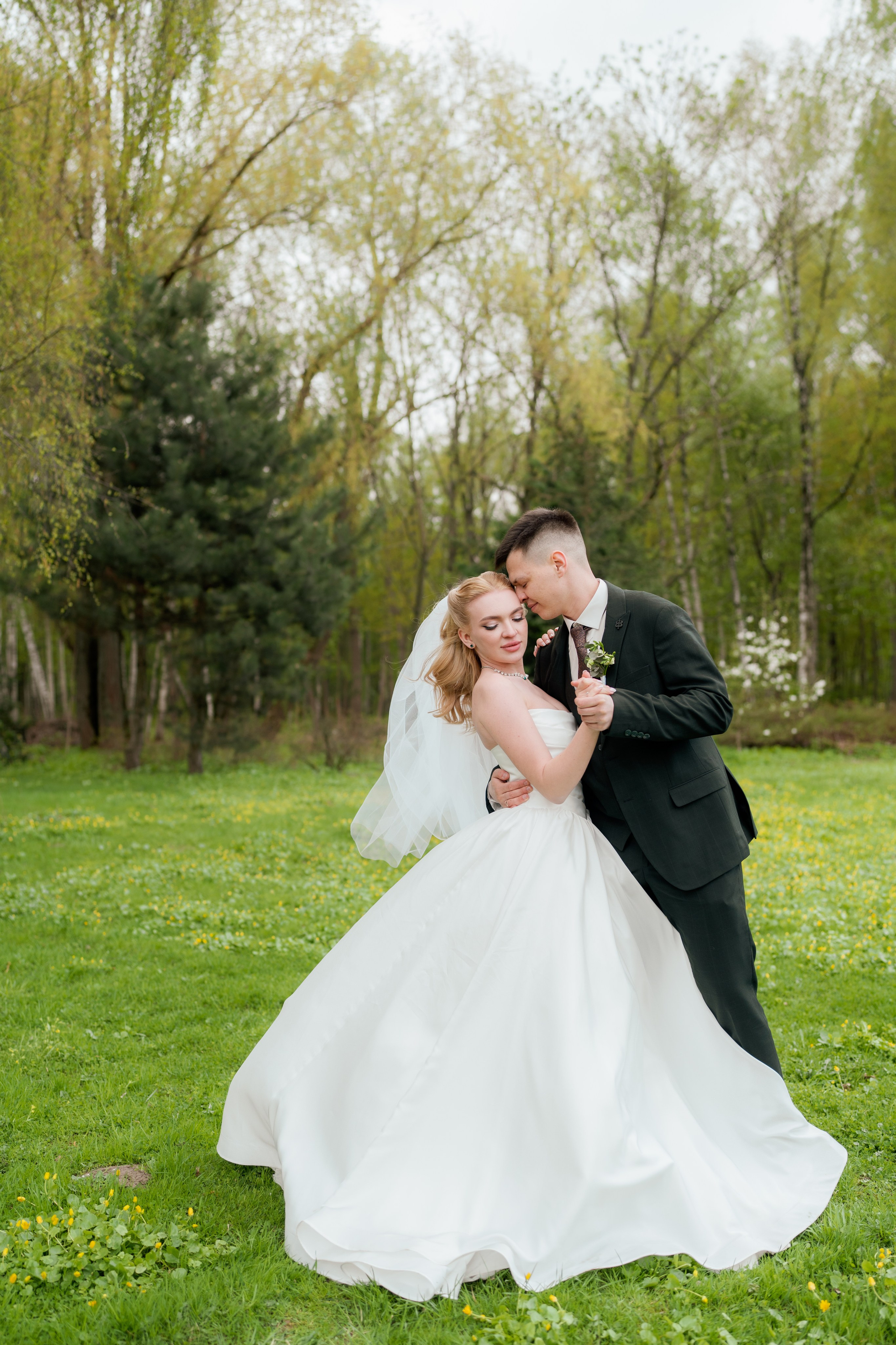 Алиса и Влад. Полный свадебный день (утро, усадьба, прогулка, выездная регистрация, банкет). Дата съемки 26.04.2025. Свадебный фотограф Москва