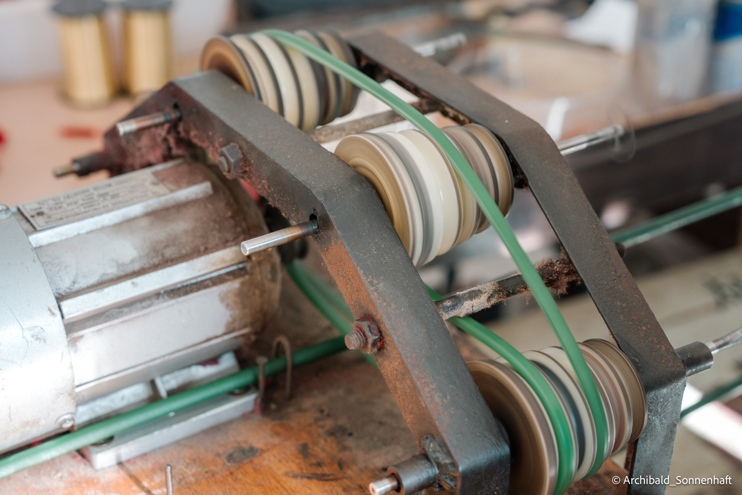 真丝绒绣技艺. Photographer in Guangzhou, China. Archibald Sonnenhaft