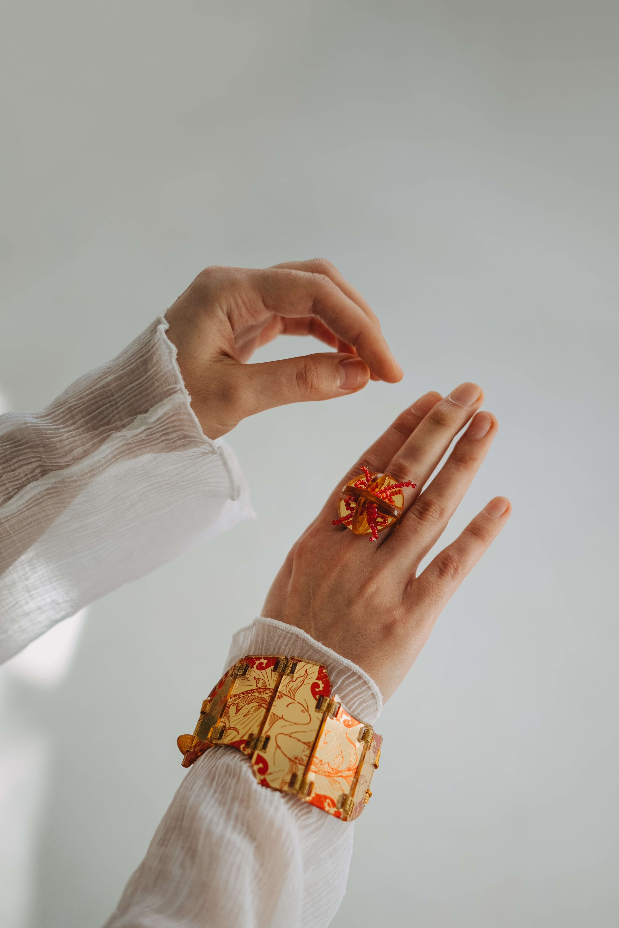 Съемка для бренда украшений в славянском стиле. Портретный и свадебный фотограф в Тбилиси • xeniqo