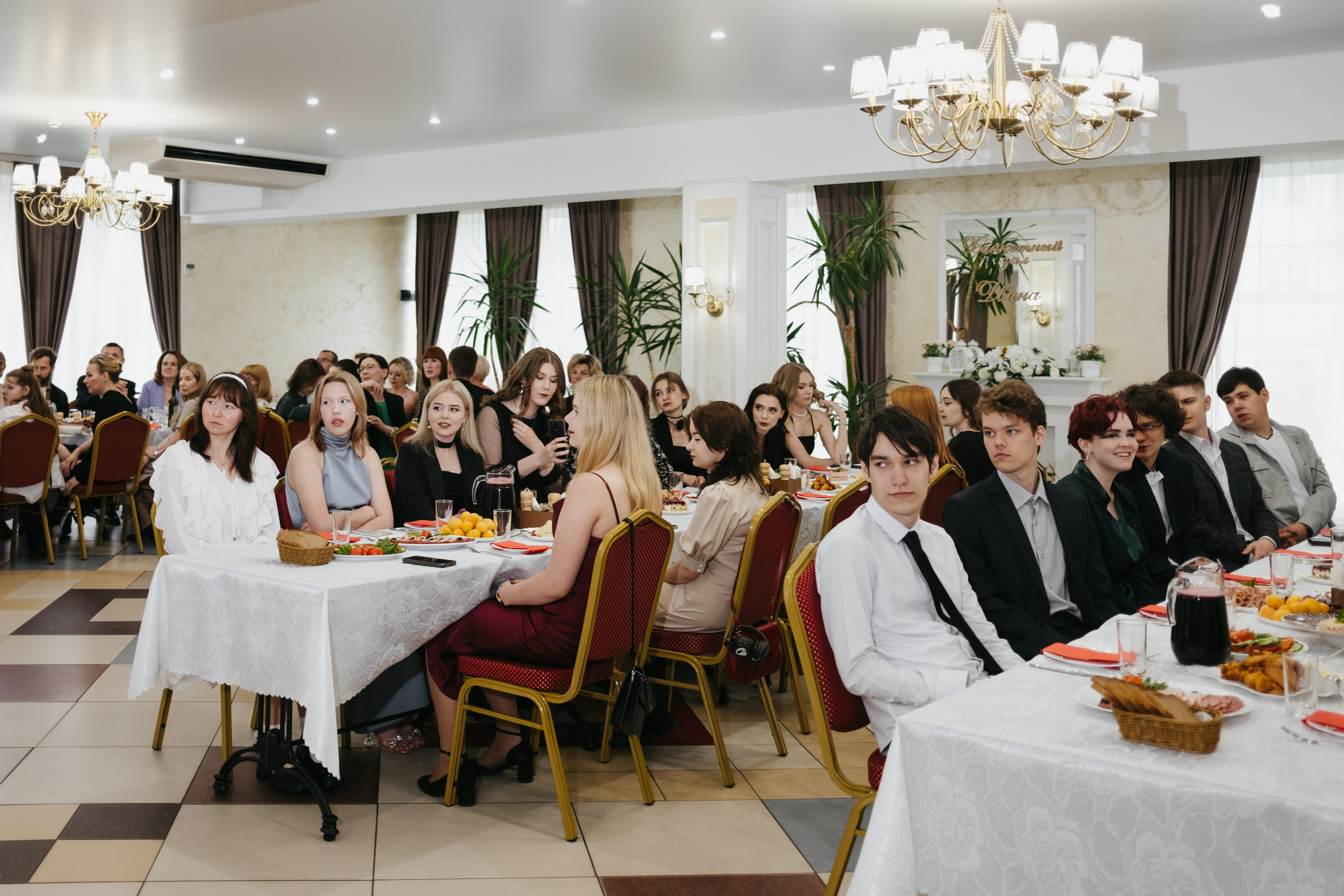 Выпускной 11 класс школы № 30. Свадебный и репортажной фотограф Денис Ожигин в Краснодаре и Краснодарском крае