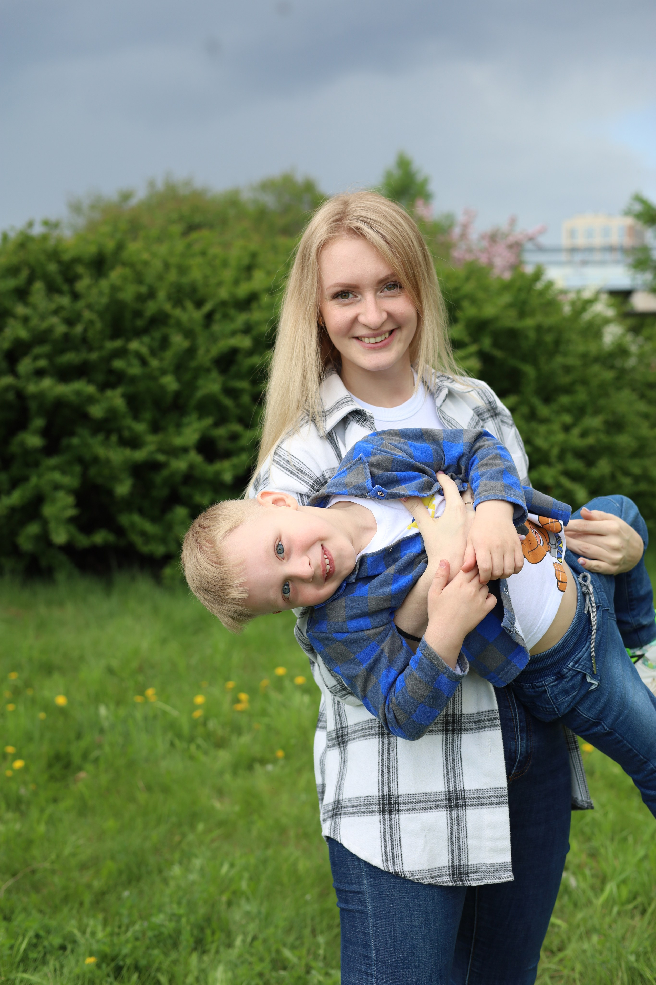 Фотосъемка в яблонях. Фотограф в Красноярске Никитина Мария