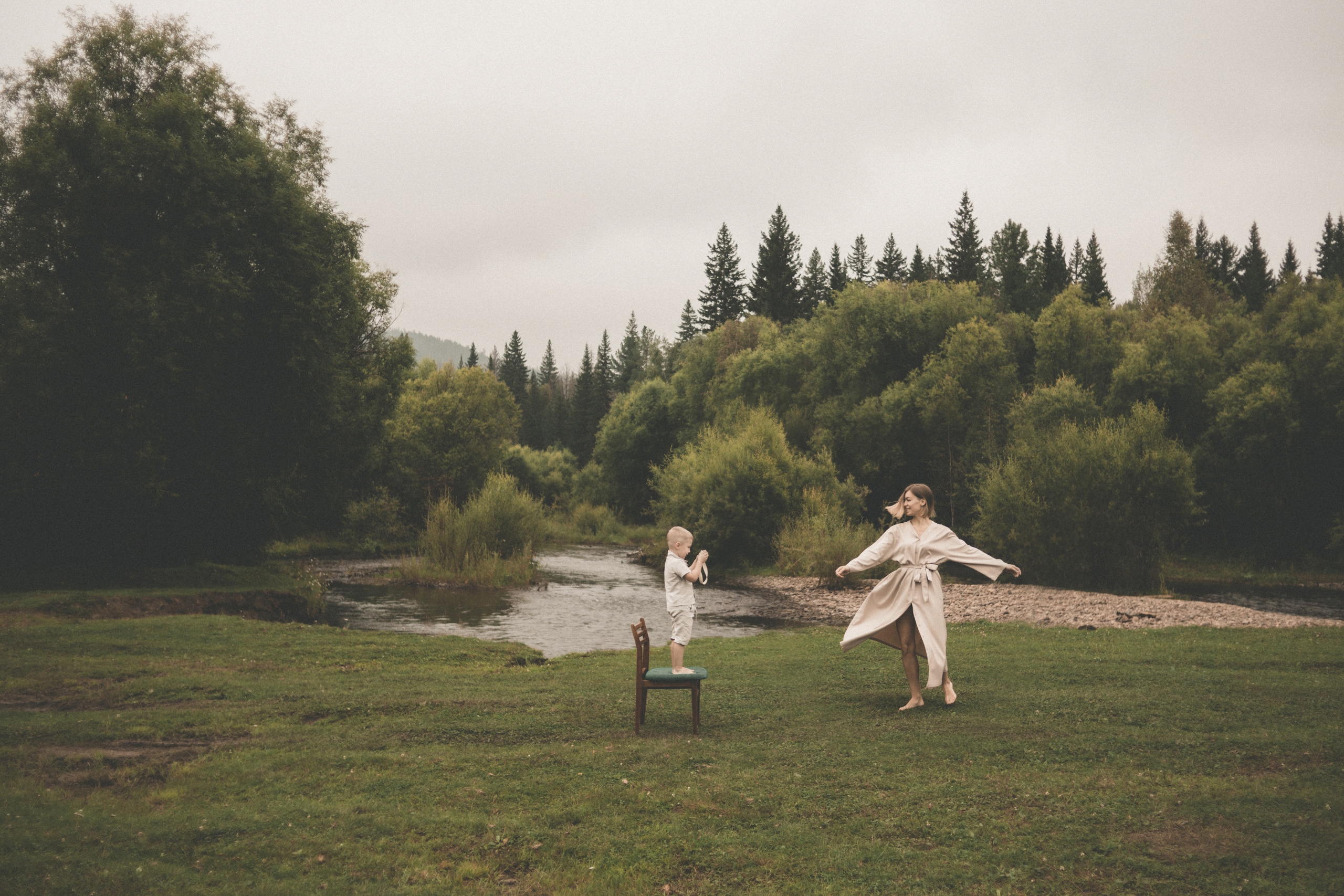 Мама и ее защитник. Семейный и свадебный фотограф Лилия Матонина | Ангарск, Иркутск, Усолье-Сибирское, Байкал (Листвянка, Ольхон), Иркутская область