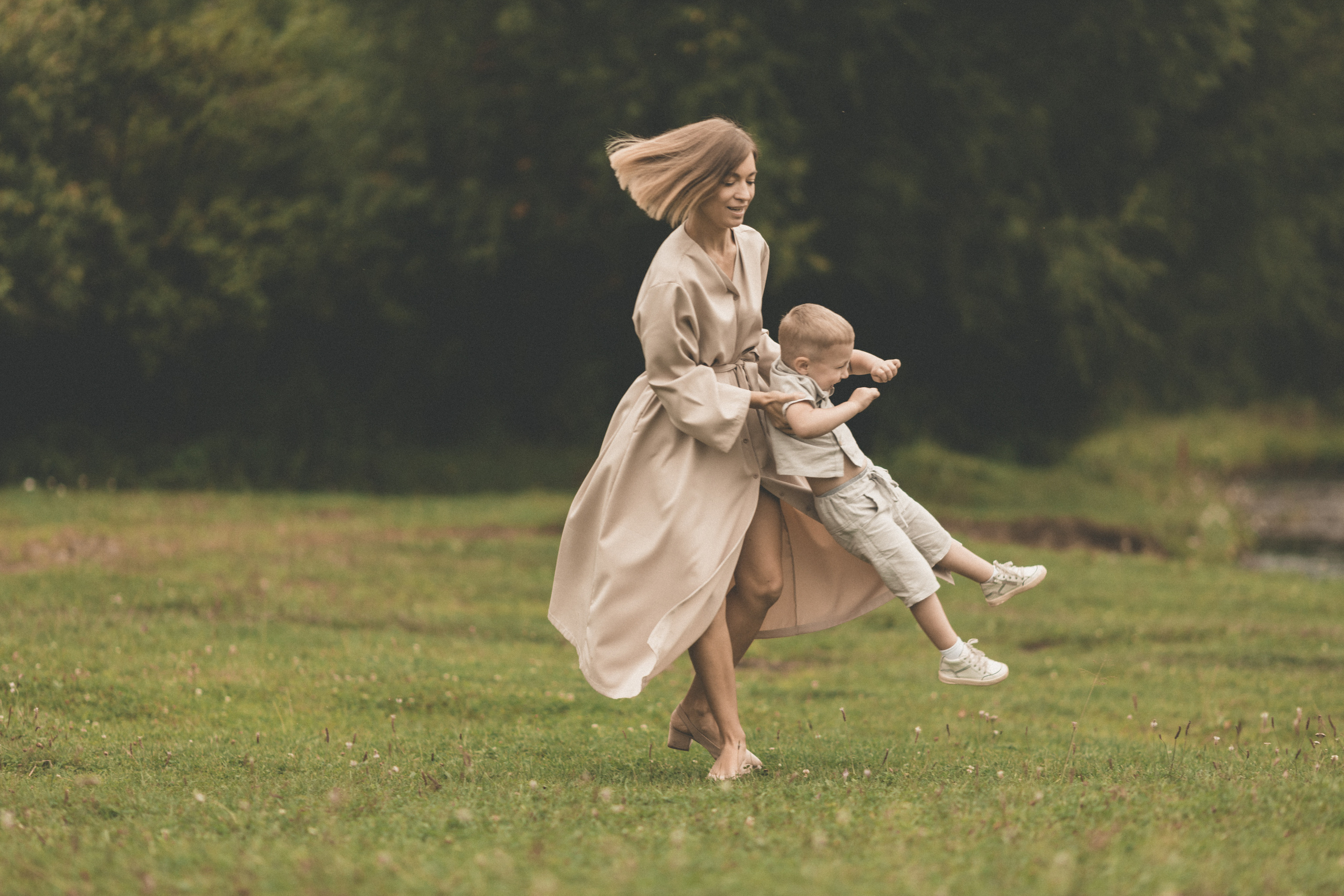 Мама и ее защитник. Семейный и свадебный фотограф Лилия Матонина | Ангарск, Иркутск, Усолье-Сибирское, Байкал (Листвянка, Ольхон), Иркутская область