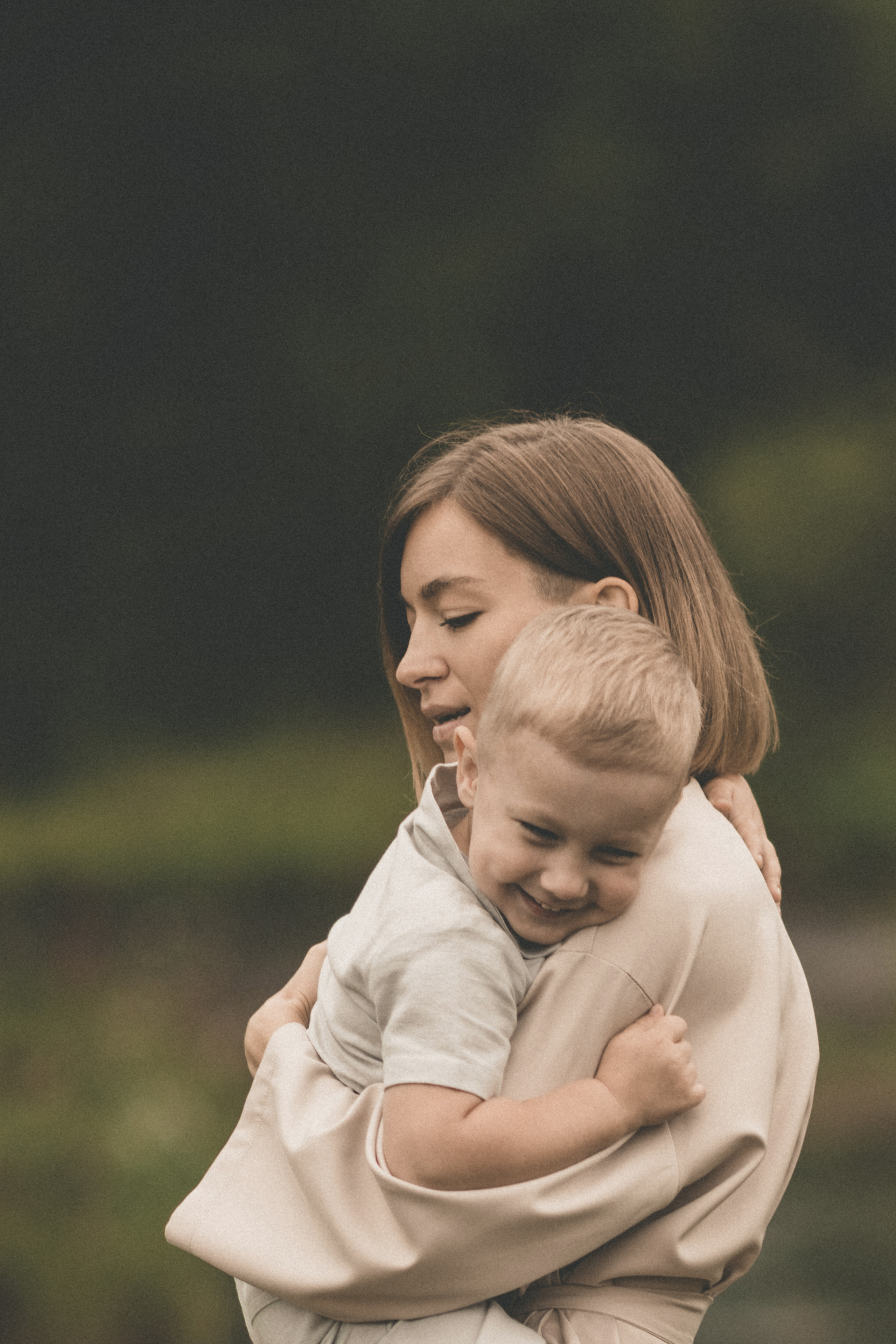 Мама и ее защитник. Семейный и свадебный фотограф Лилия Матонина | Ангарск, Иркутск, Усолье-Сибирское, Байкал (Листвянка, Ольхон), Иркутская область