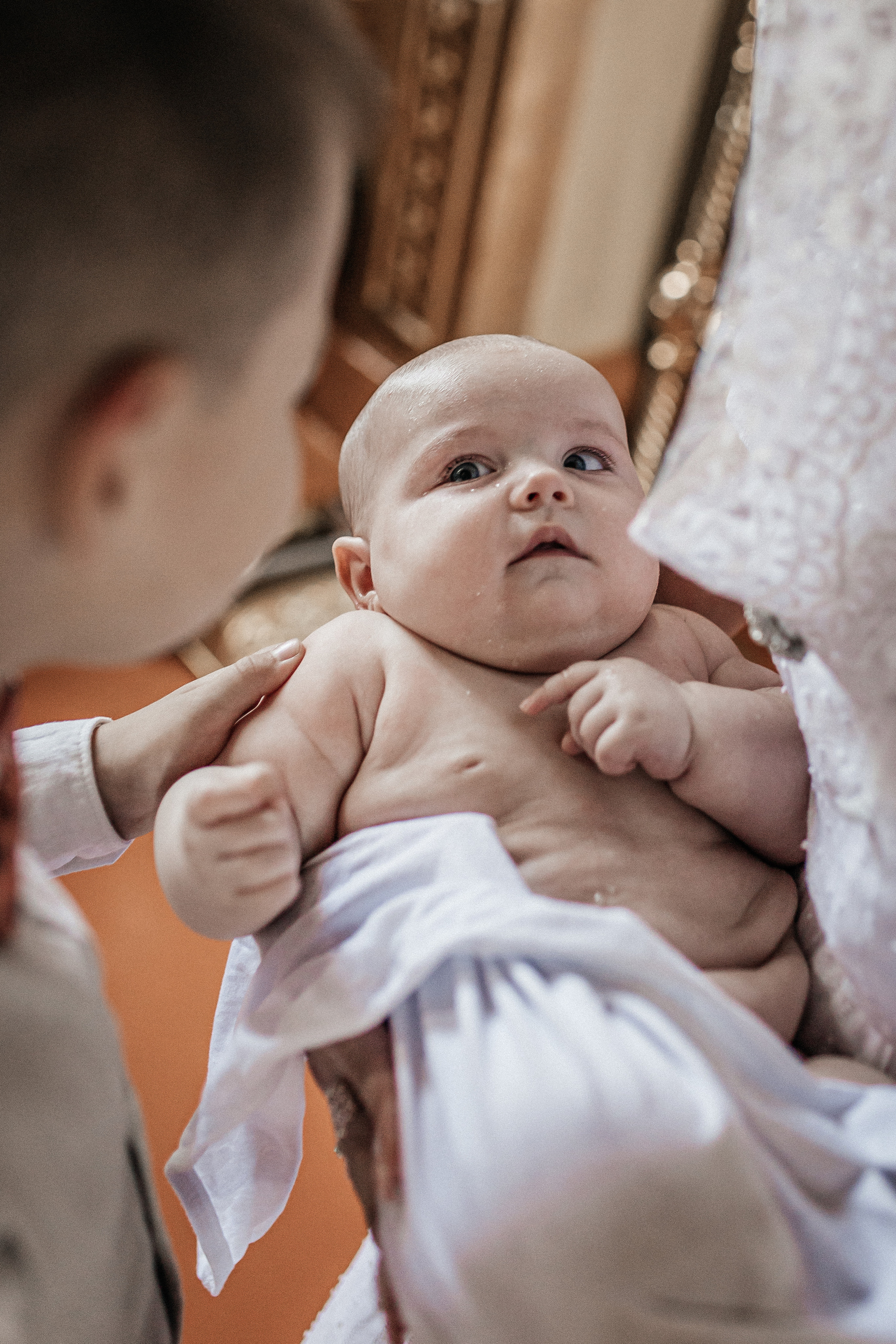 Фотограф на крещение крестины Старый Оскол, Губкин, Курск, фотосессия на крещение заказать услуги фотографа на крещение фотосессия на крестины профессиональный церковный фотограф Кунье небесное