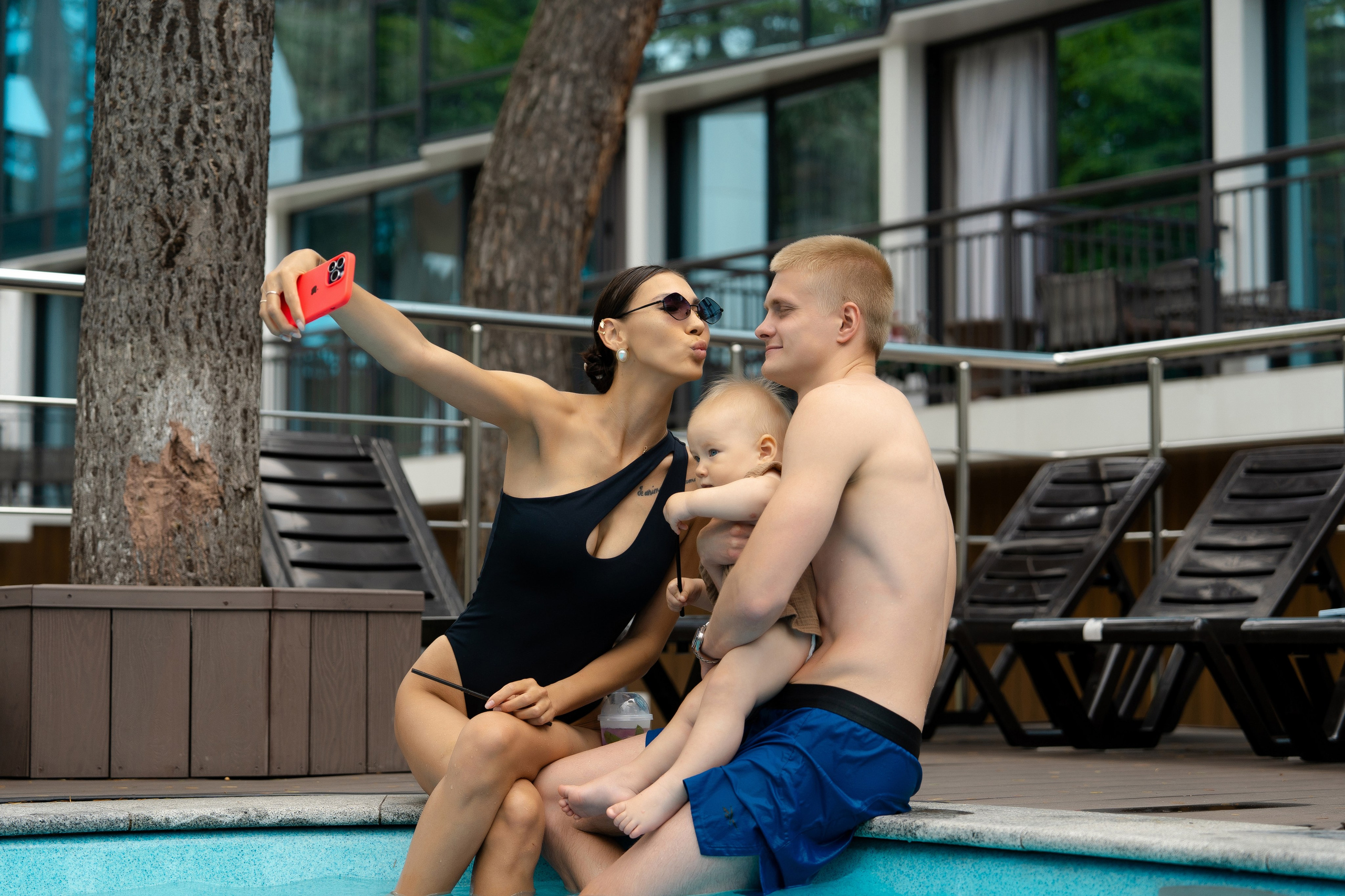 Mirror 4*. Фотограф и видеограф Елена Хмелевская