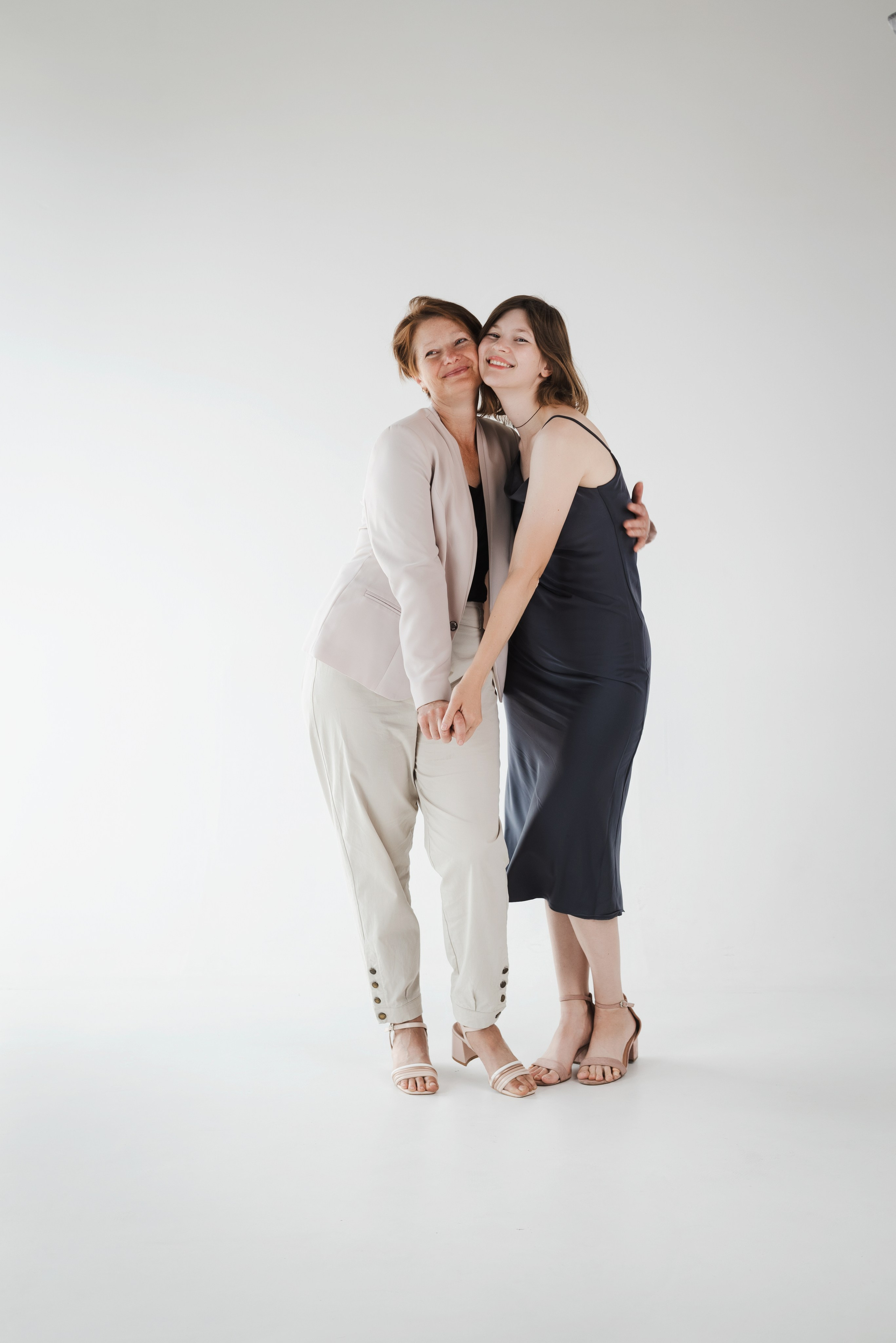 Семейная фотосессия минимализм. Фотограф в Воронеже. Портреты, контент, семейные сьемки