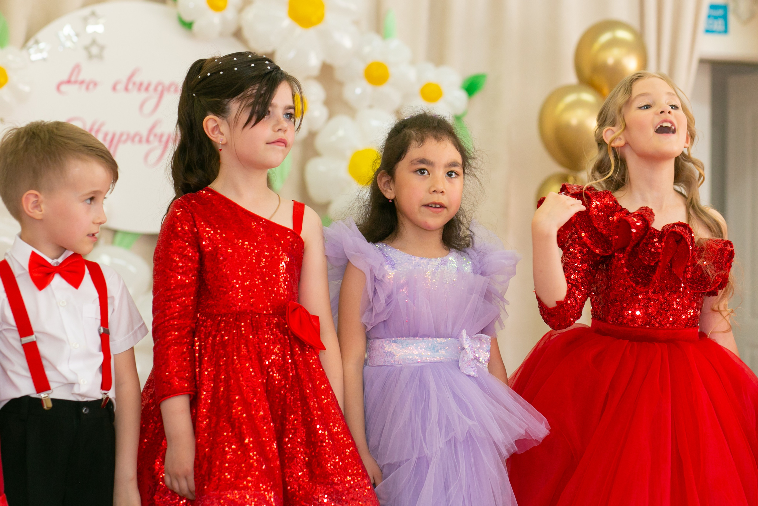 Выпускные и Утренники. Фотограф новорожденных и семейный фотограф НСО г. Бердск Марина Львова