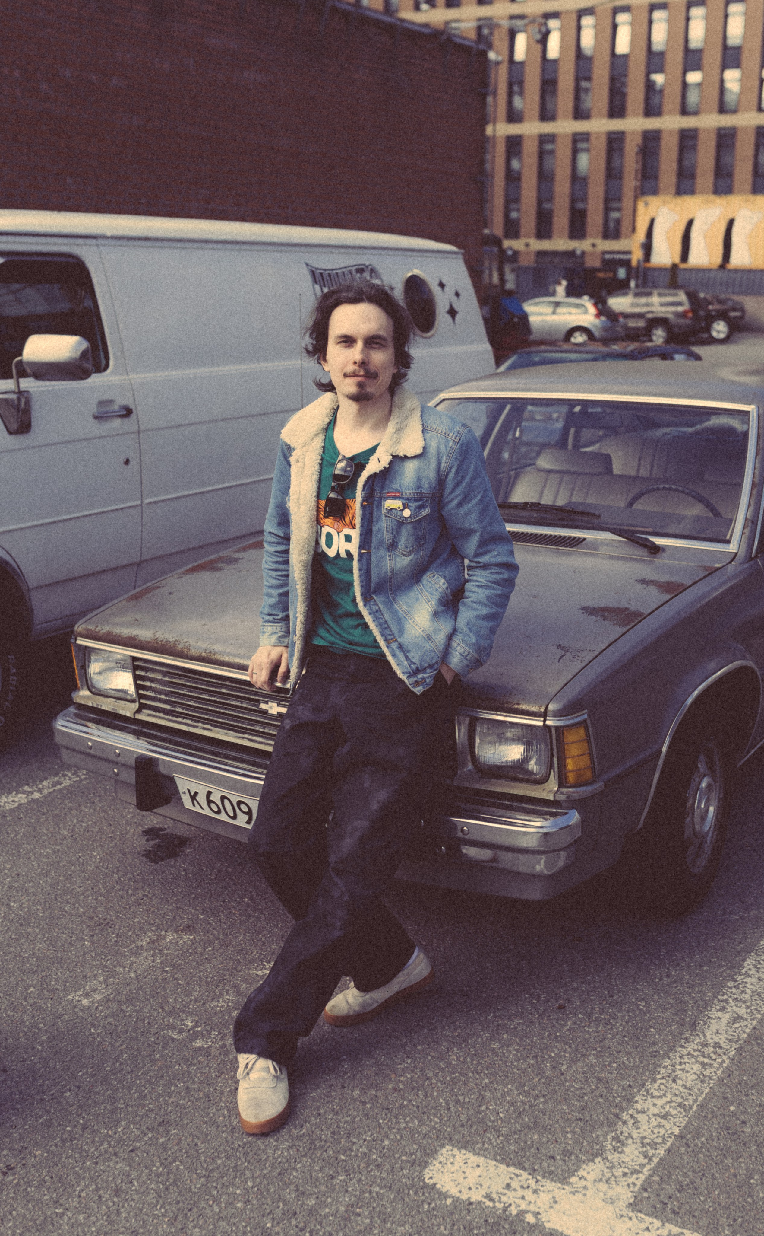 CARS and COFFE. Happiness is in the moments