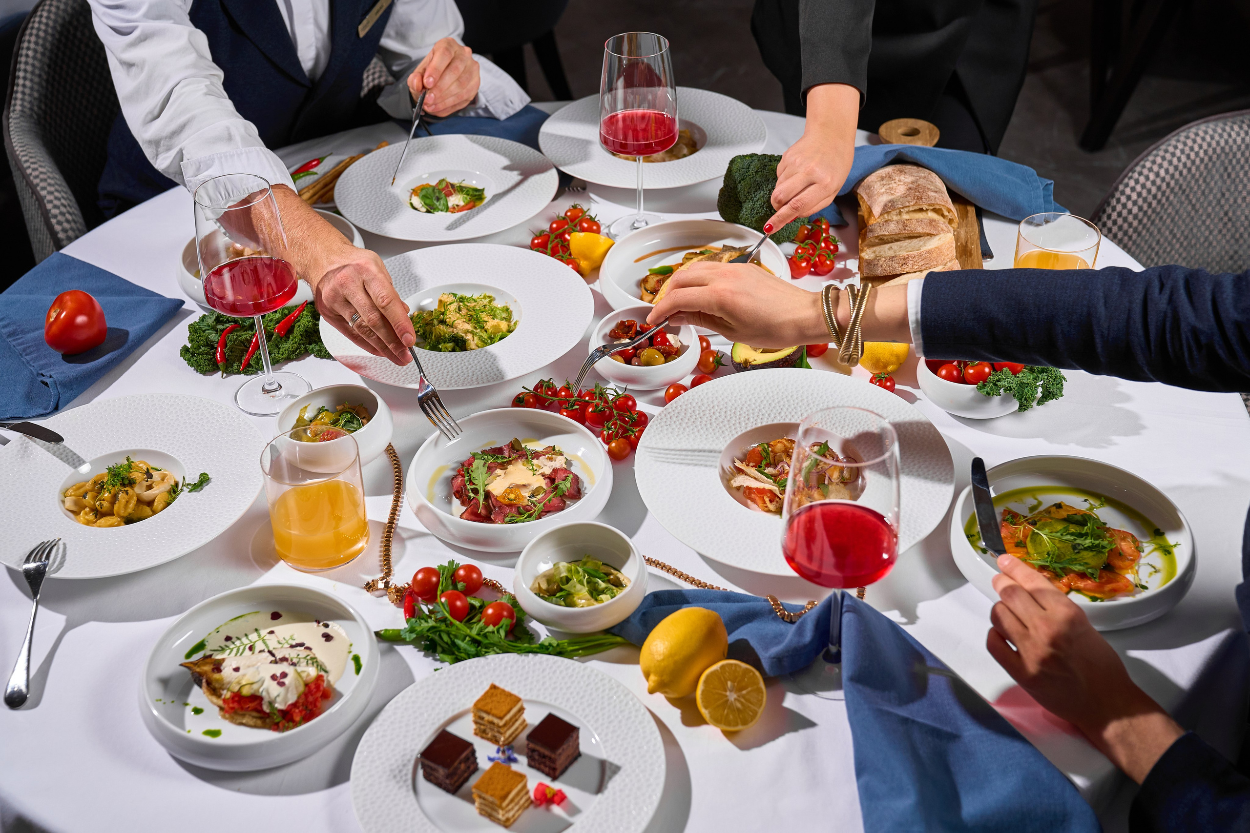 COSMOS ITALY — СЪЕМКА МЕНЮ