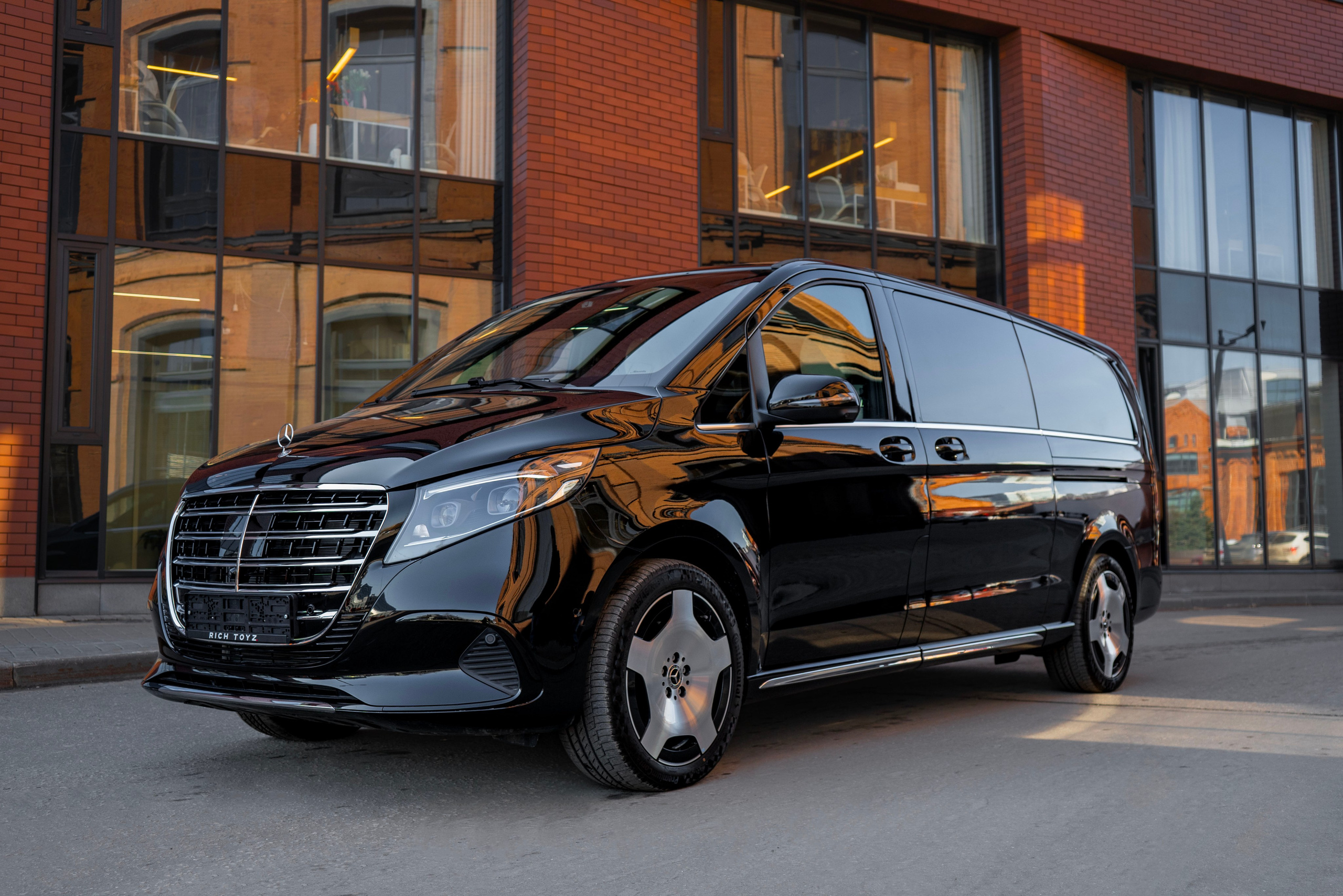 Mercedes-Benz V-class