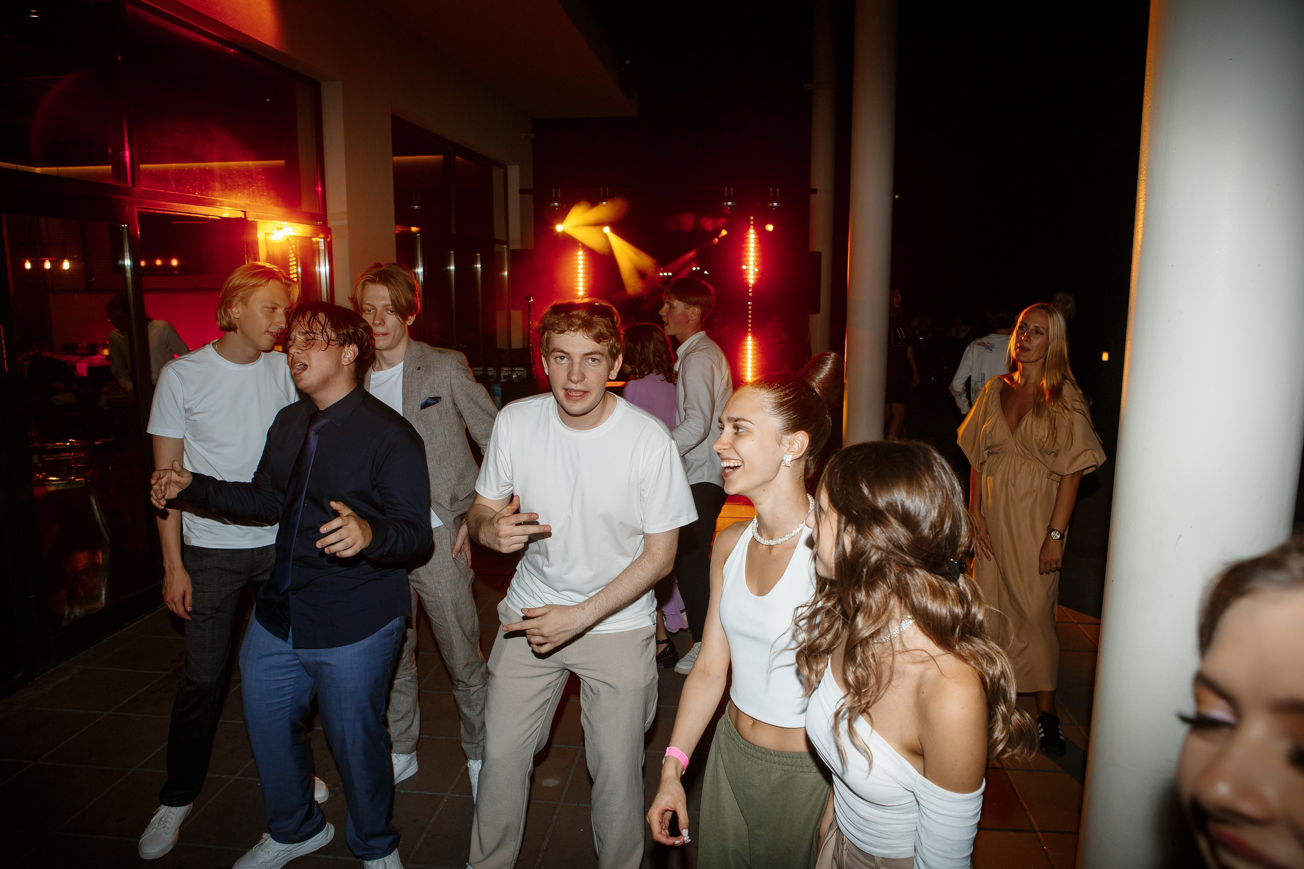 Выпускной Гимназия 12 2024 OpenHouse. Свадебный и портретный Фотограф в Липецке Дмитрий Котюков