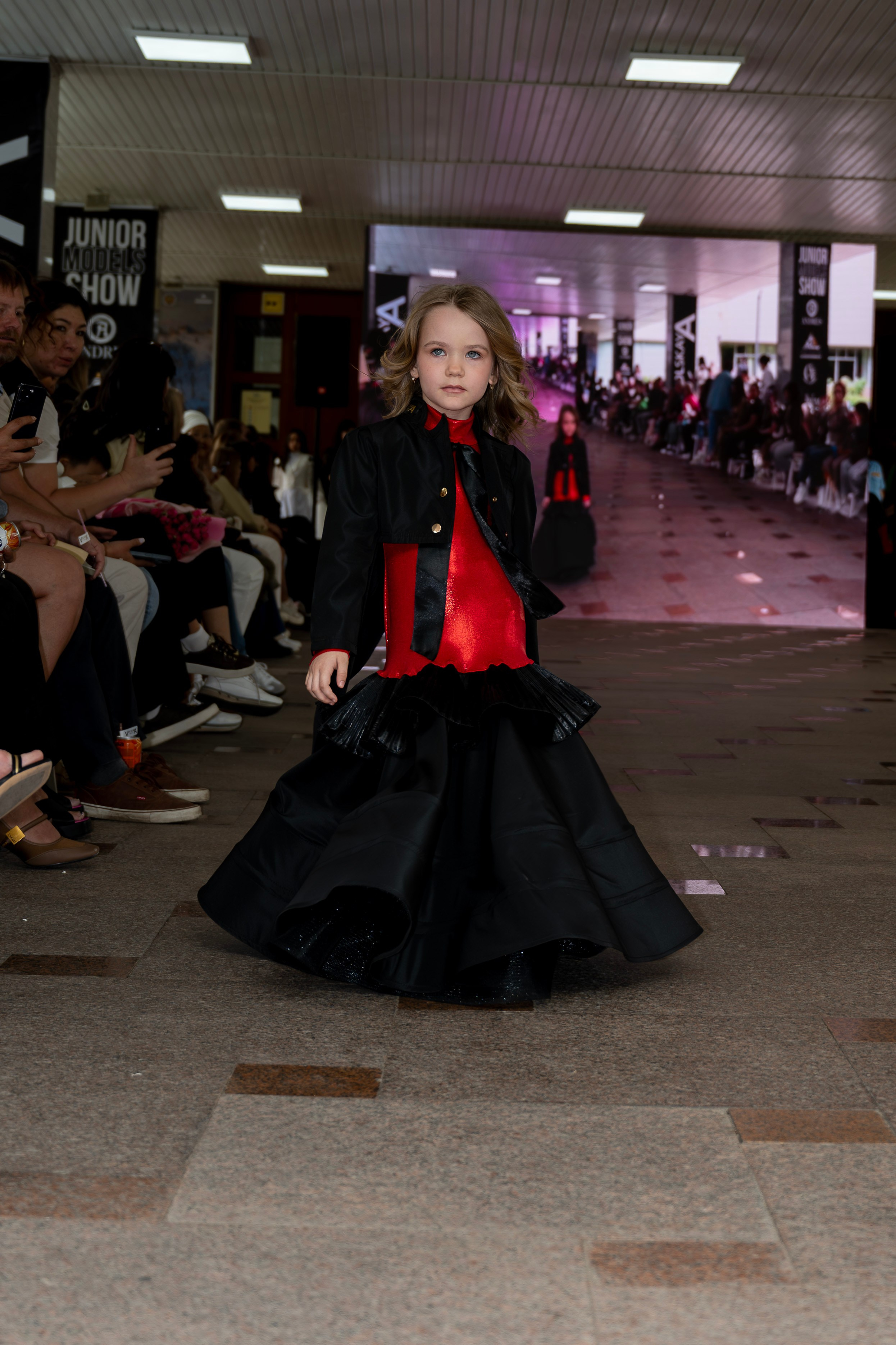 Фотосъемка мероприятия  Junior Fashion week. Фотограф в Алматы Егор Поленов