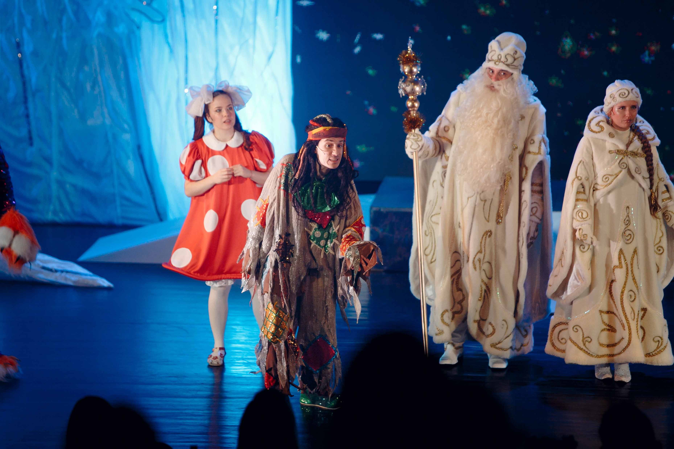 Елка в «Казармах» ТЮЗ. Ваш репортажный фотограф Артемий Антонов