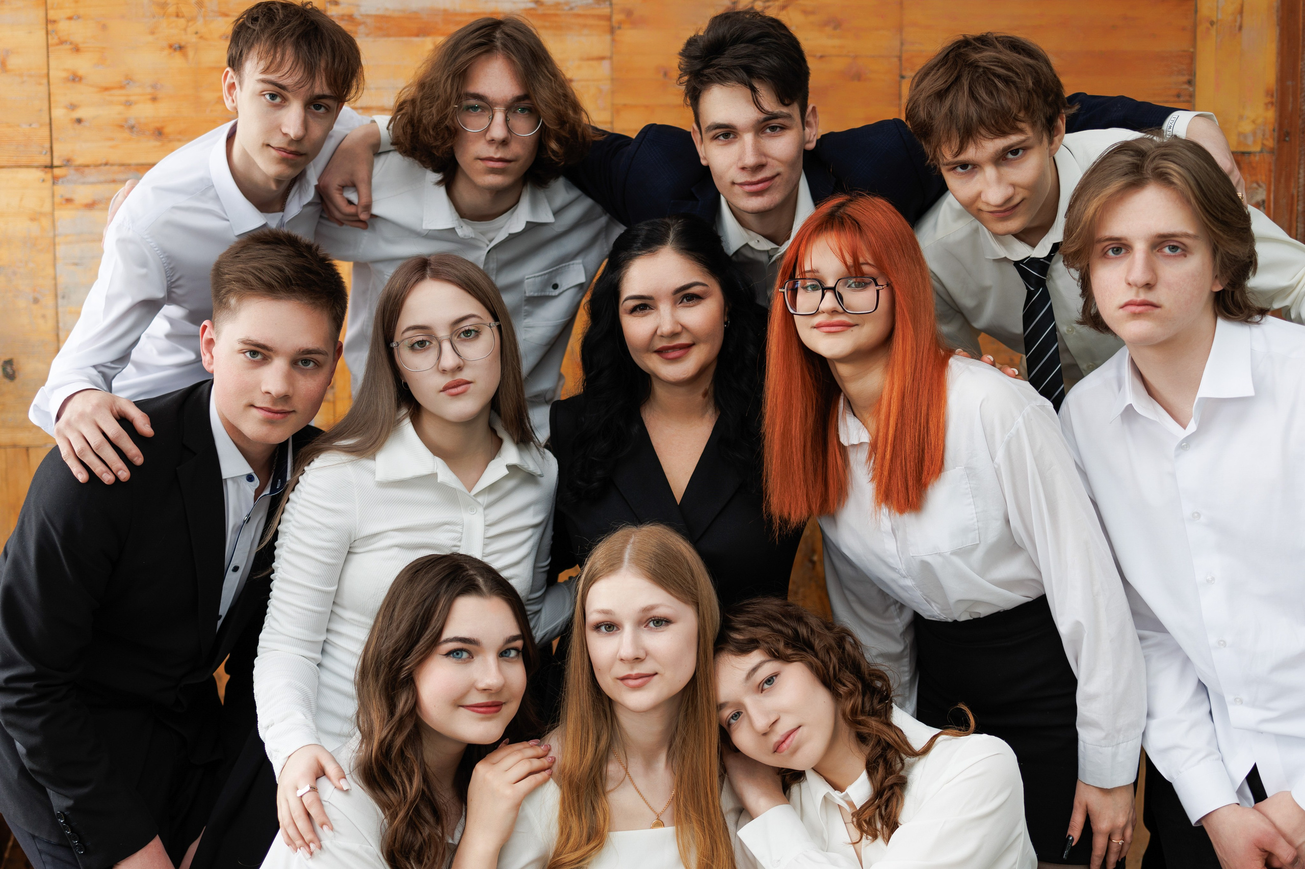 Позы для школьной фотосессии. Фотограф Медногорск Кувандык Оксана Шерехода свадебные, семейные, индивидуальные, школьные фотосессии. Печать фотоальбомов