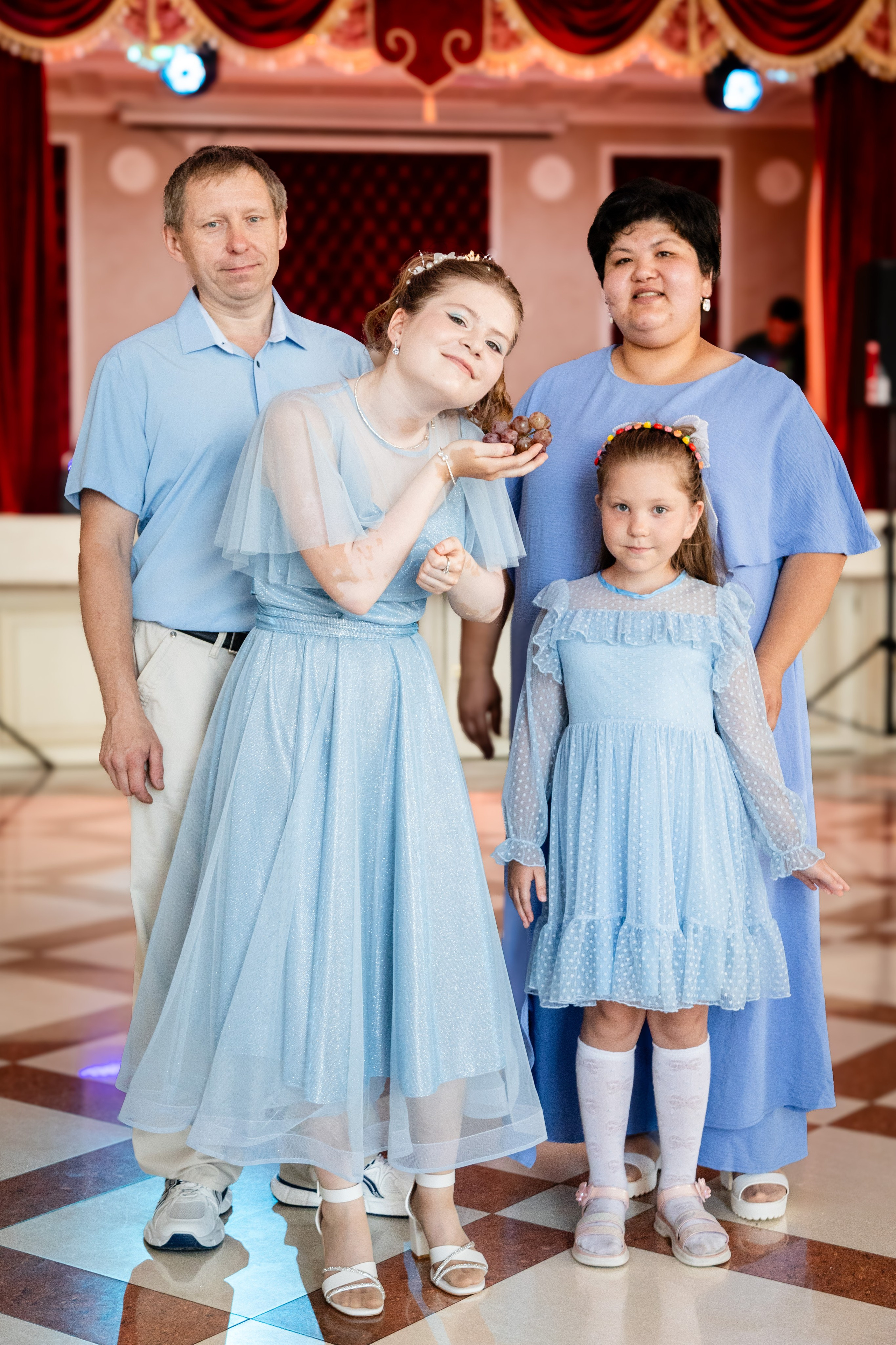 Школьный выпускной. Детский фотограф видеограф в Хабаровске Михаил Орлов