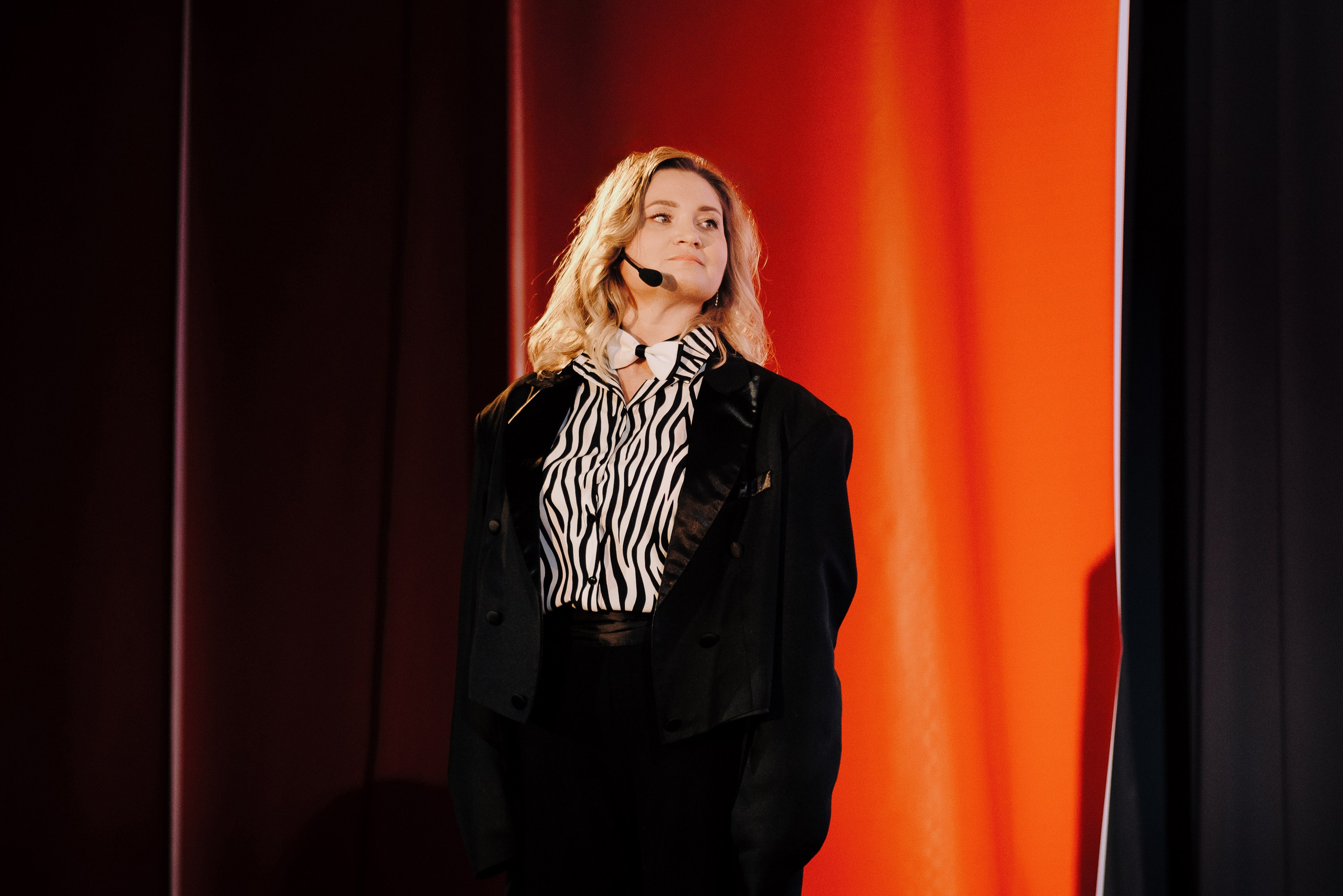 СПЕКТАКЛЬ «ВОЛШЕБНЫЕ ОЧКИ» ОПТИК-ЦЕНТР. Репортажный фотограф Зуев Роман г. Челябинск