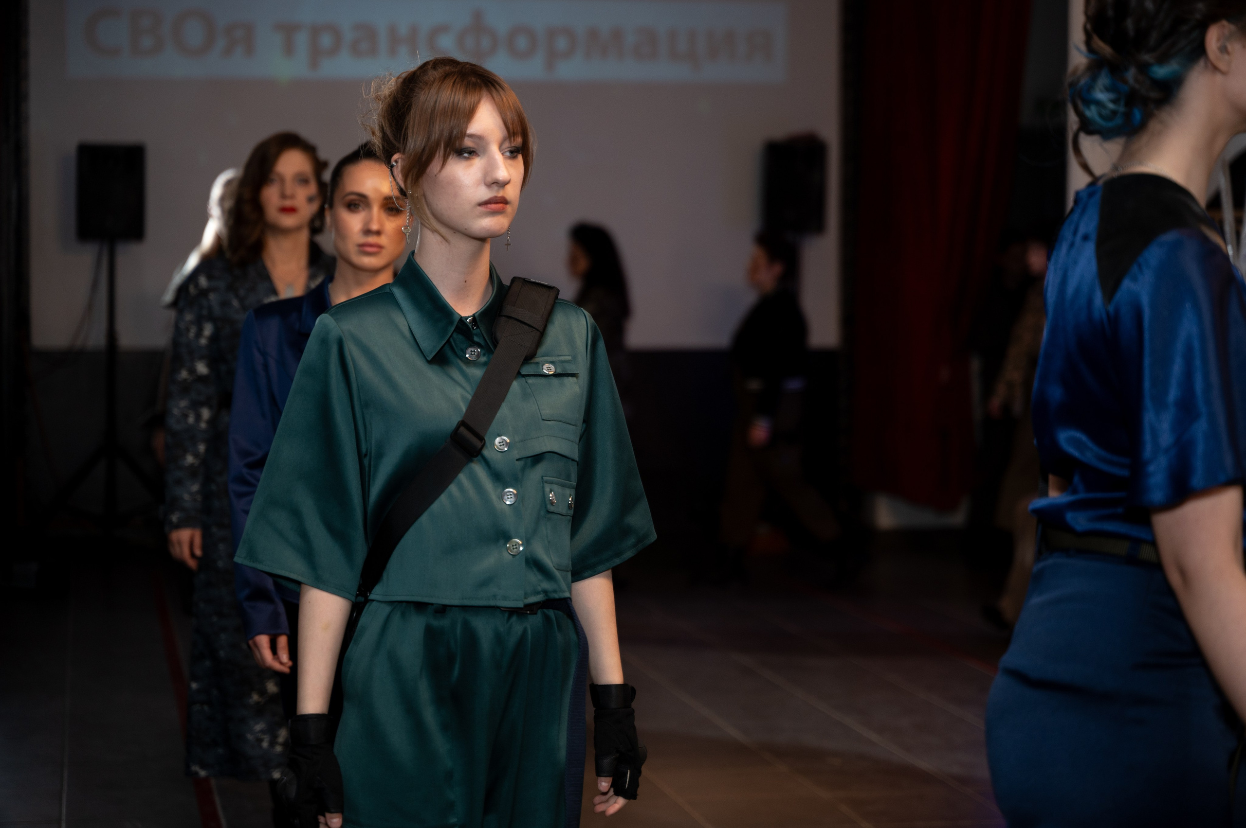 Закрытый показ милитари «Своя трансформация» дизайнера Юлии Бойченко | 24.04.2025. Фотограф в Омске Елизавета Кириллова