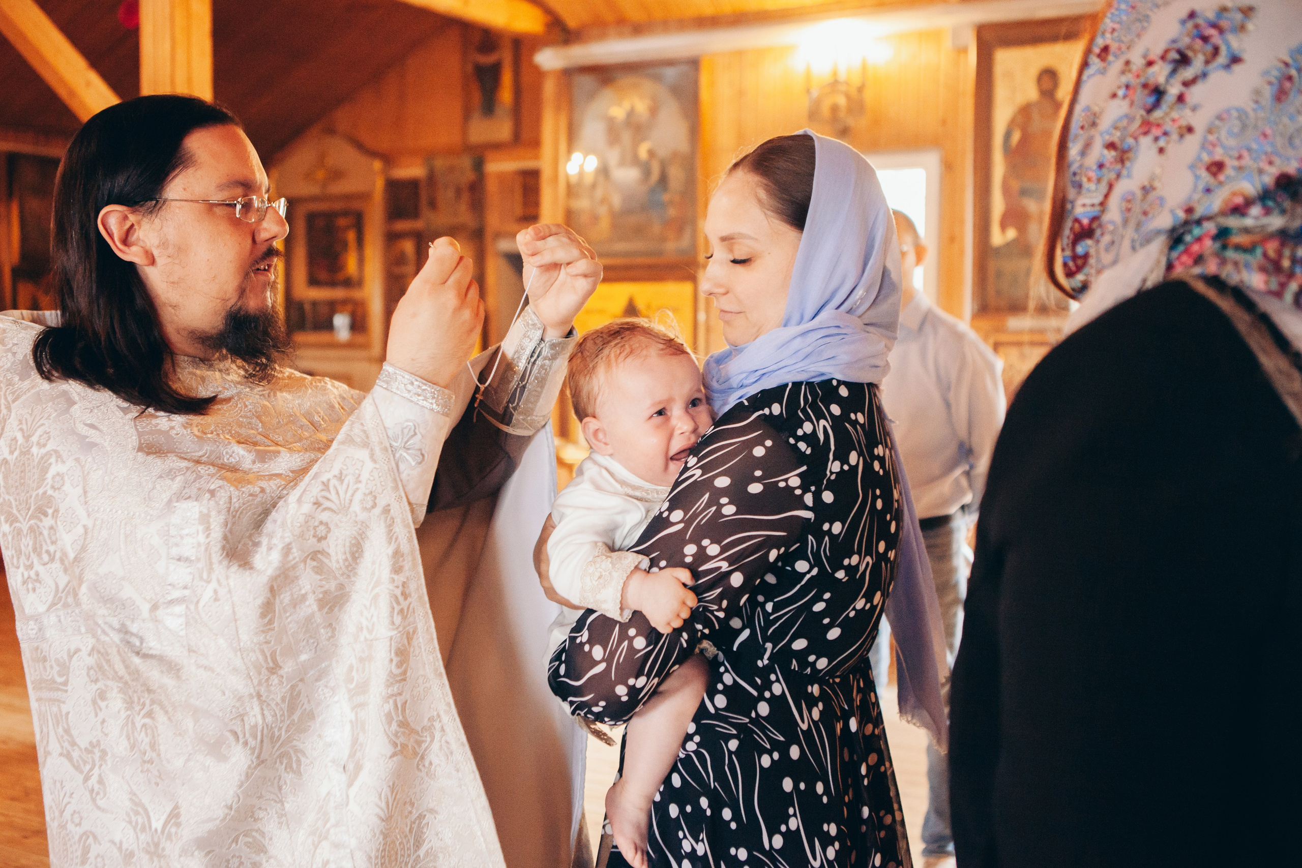 Крещение ребенка в церкви в москве. Фотограф Ольга Ефремова