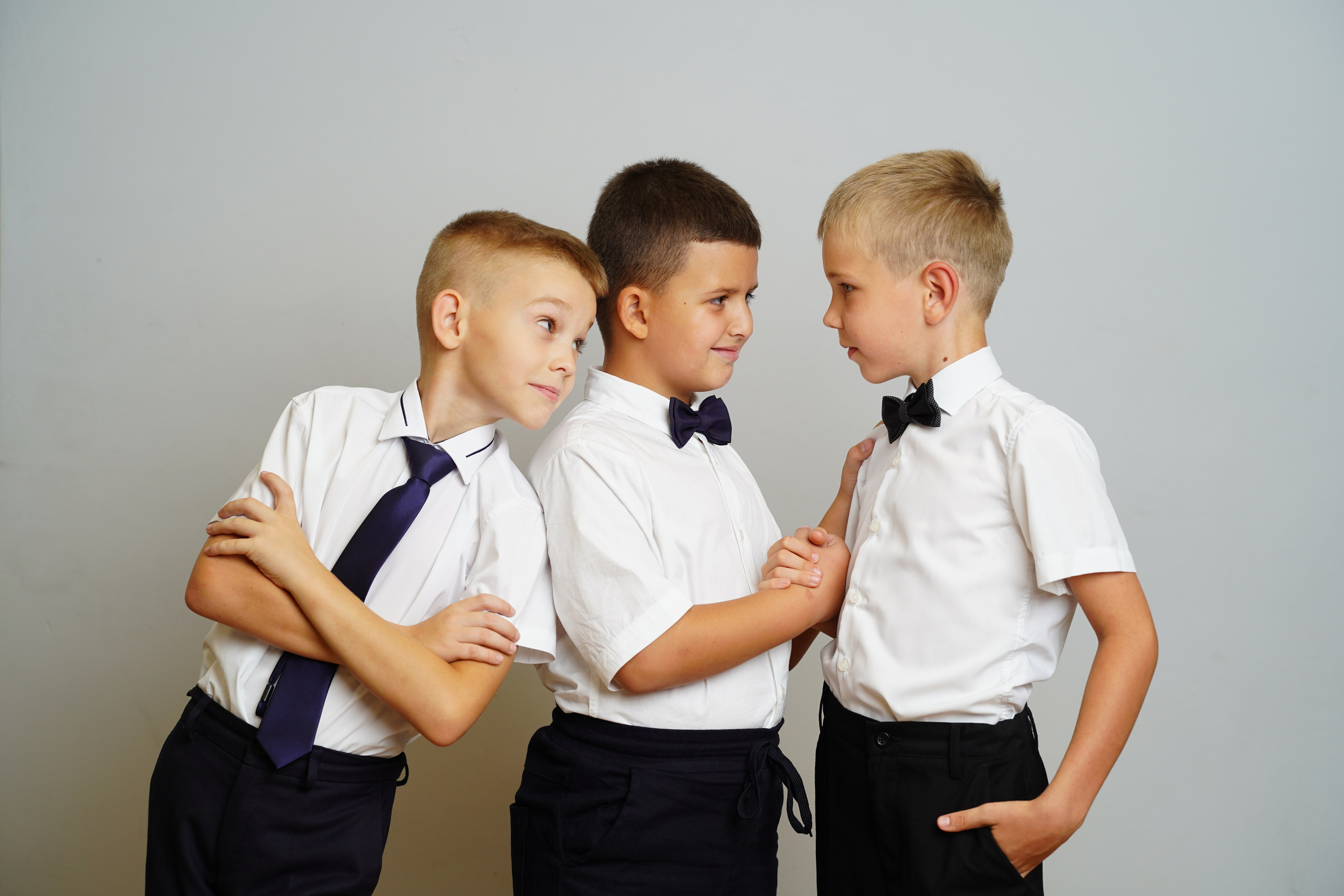 Фото с другом. MEMENTO.Выпускные альбомы, школьные, юбилейные и другие книги. Ростов-на-Дону