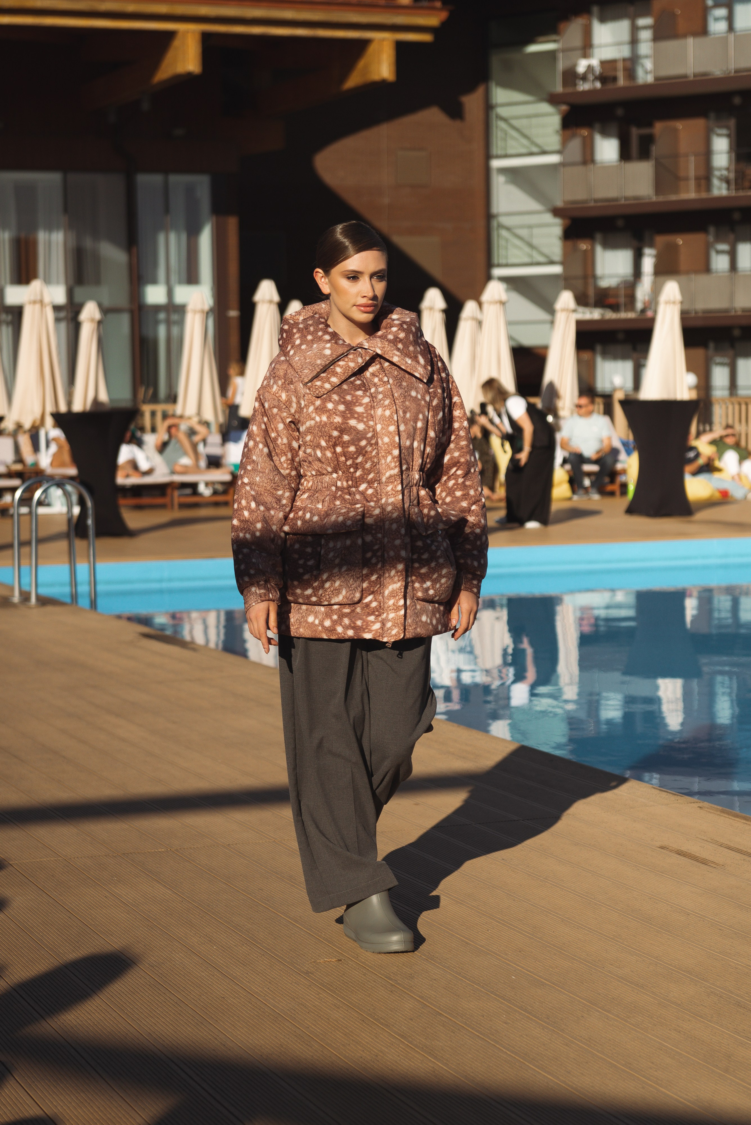 Фестиваль «Широта» и показ в «Азимут» Переславль-Залесский. Фотограф Москва Настя Профотовна. Репортажные, свадебные и контент фотосессии