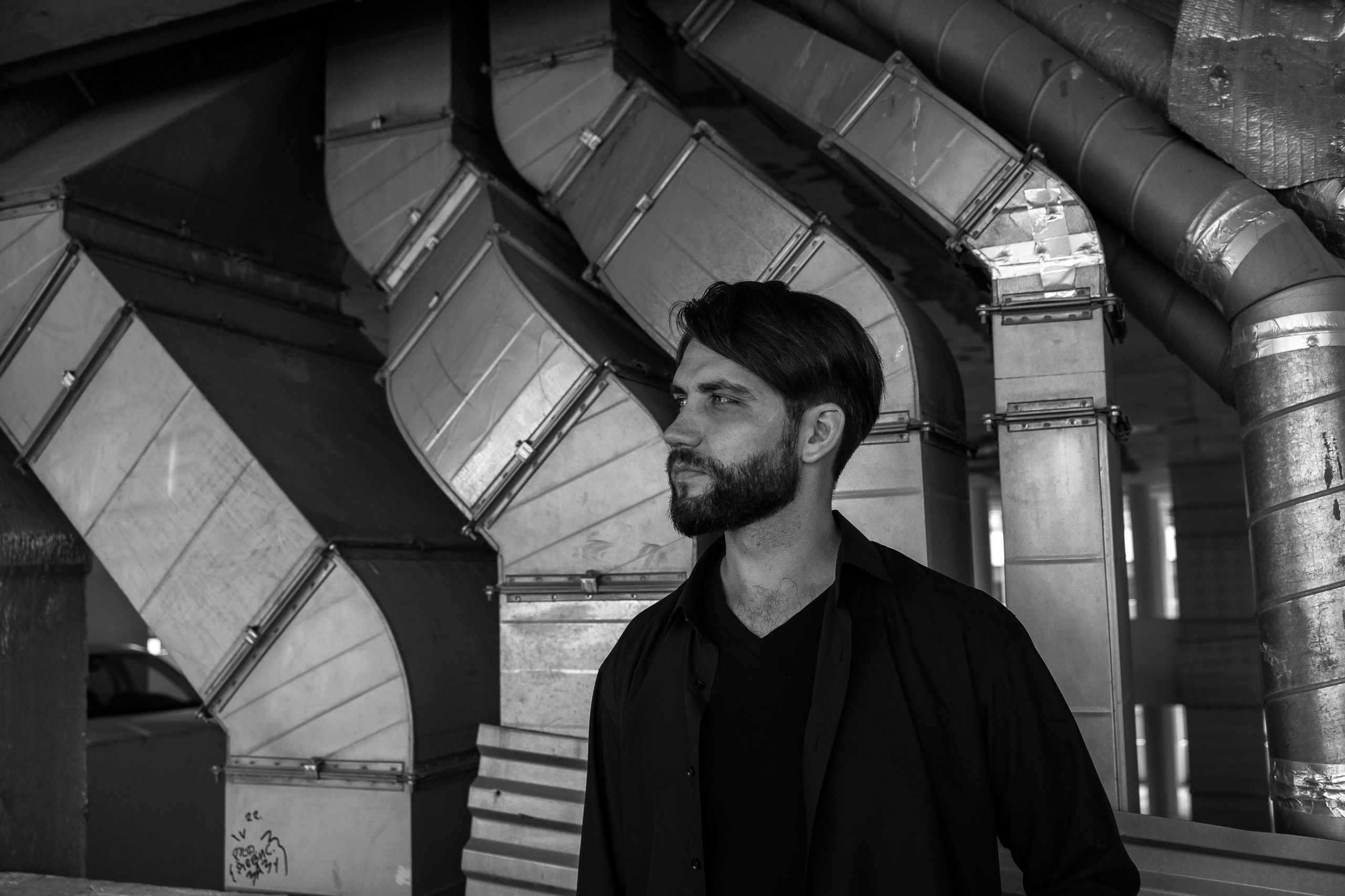 Мужская прогулочная фотосессия в Екатеринбурге. Свадебный, семейный фотограф, контент съёмка. Екатеринбург. Елена Граф