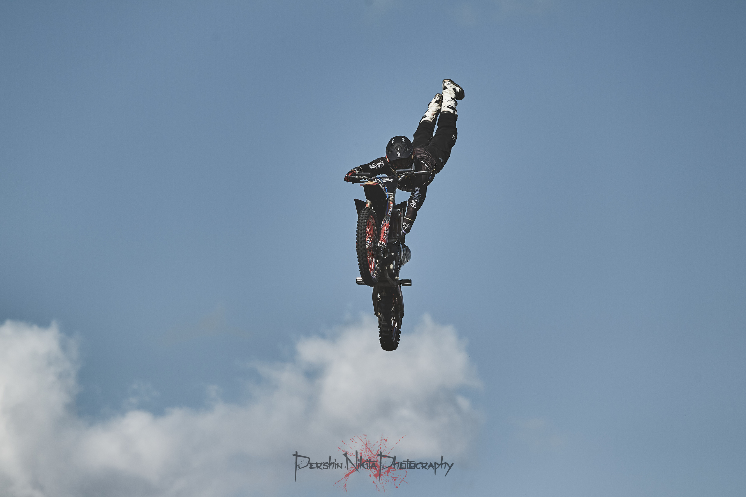 Лето. Горный фотограф на Кавказе Никита Першин