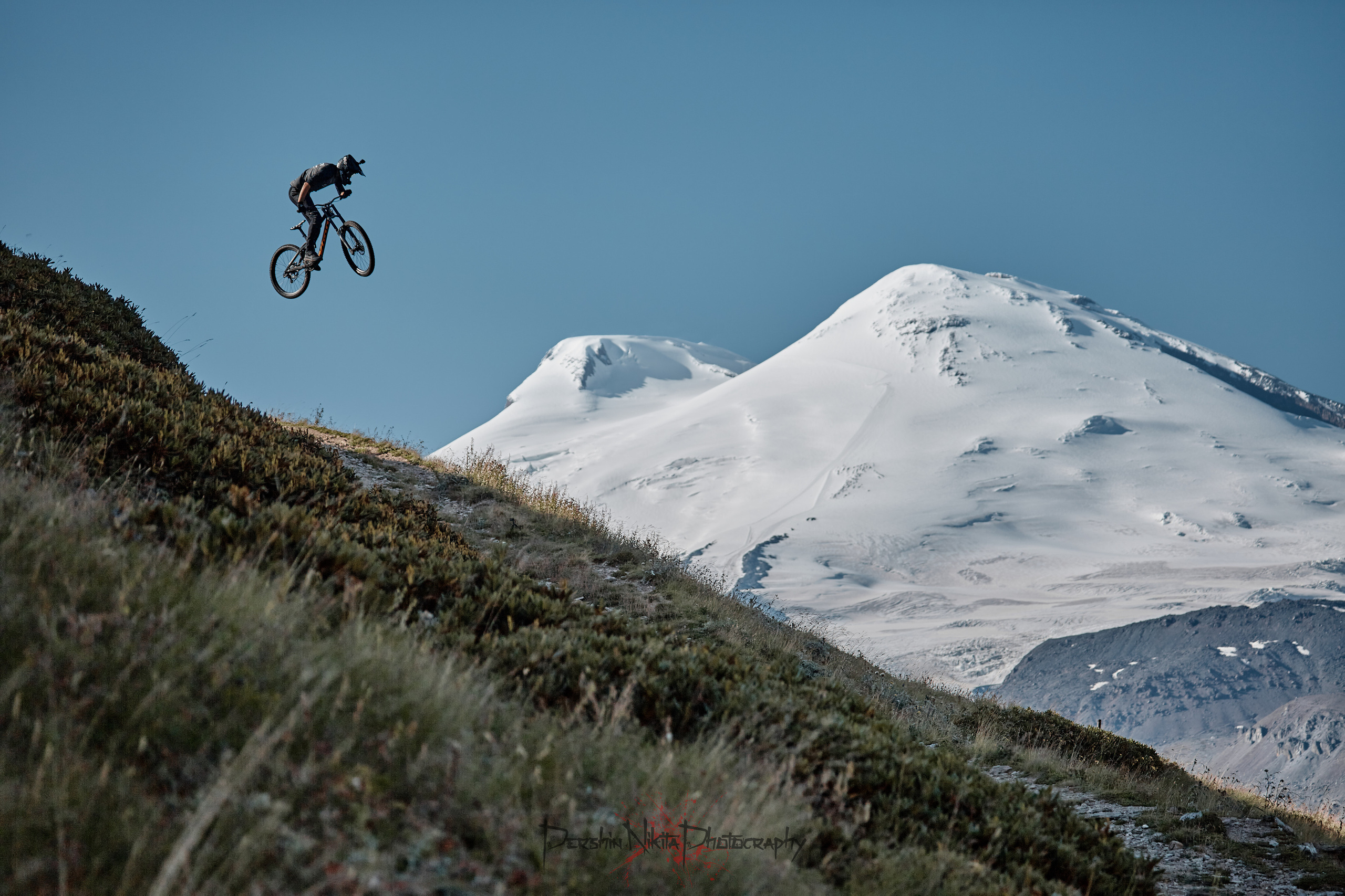 Лето. Горный фотограф на Кавказе Никита Першин