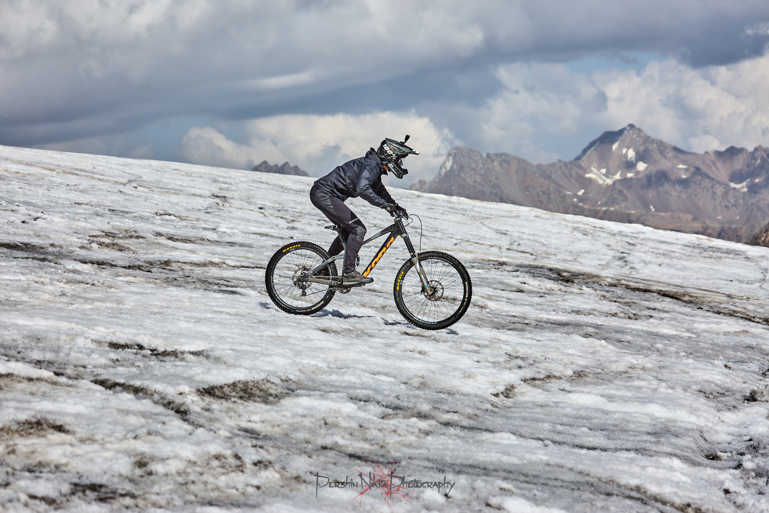 Лето. Горный фотограф на Кавказе Никита Першин