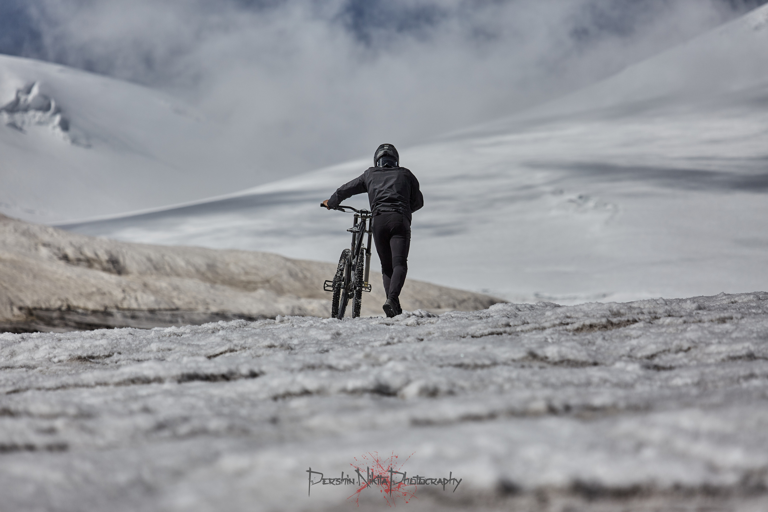 Лето. Горный фотограф на Кавказе Никита Першин