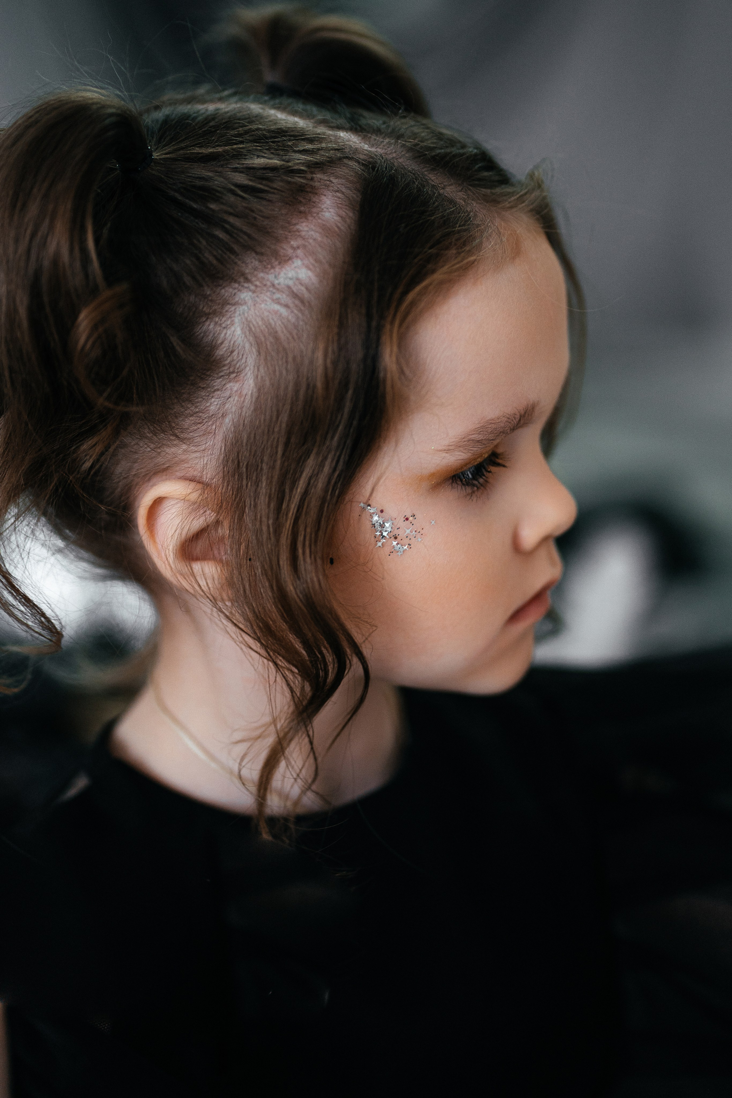 Фотосессия для девочки в платье. Фотограф Ким Наталья в Красноярске