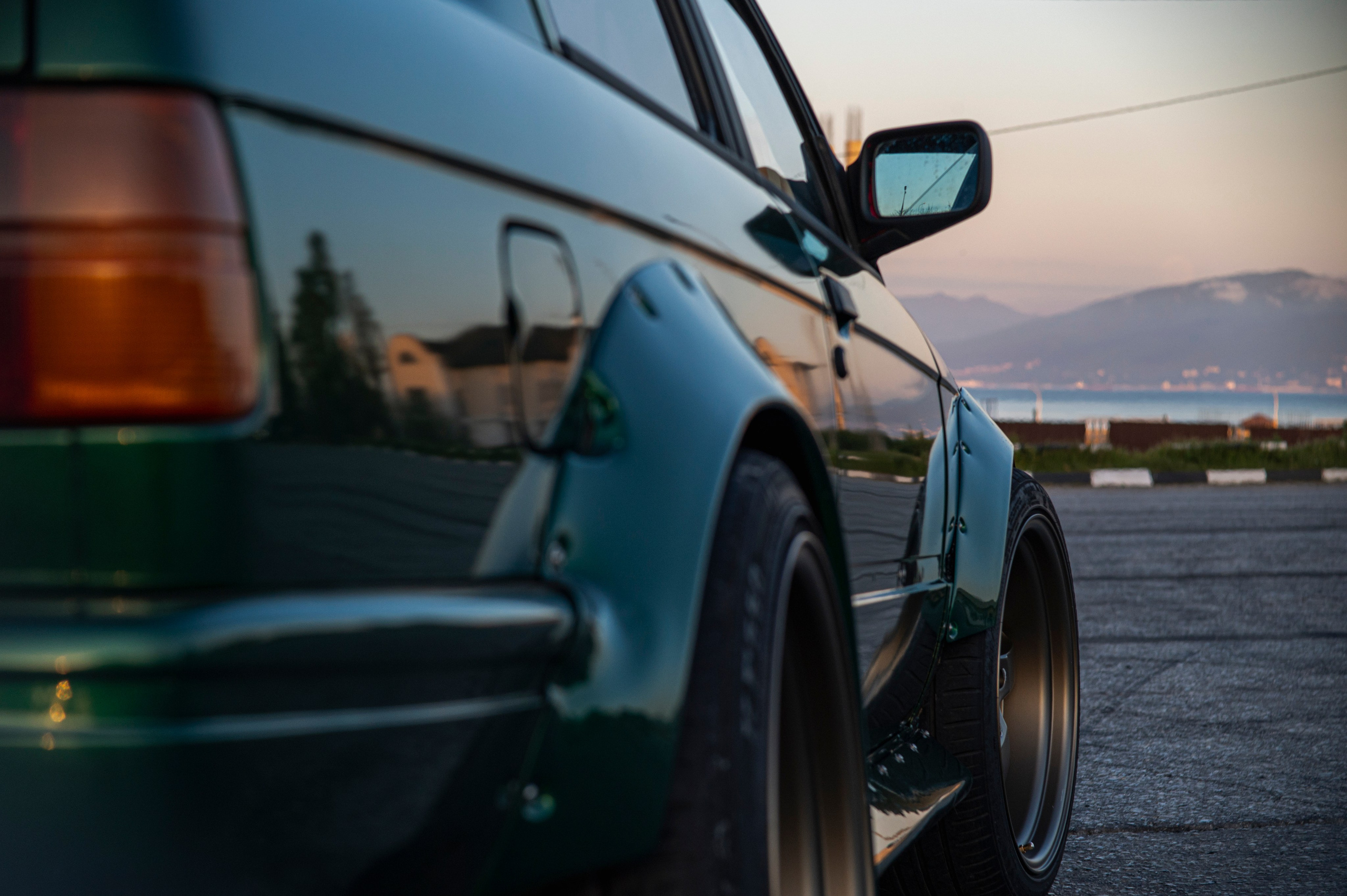 БМВ & Доберман. Фотограф Роман Адлер