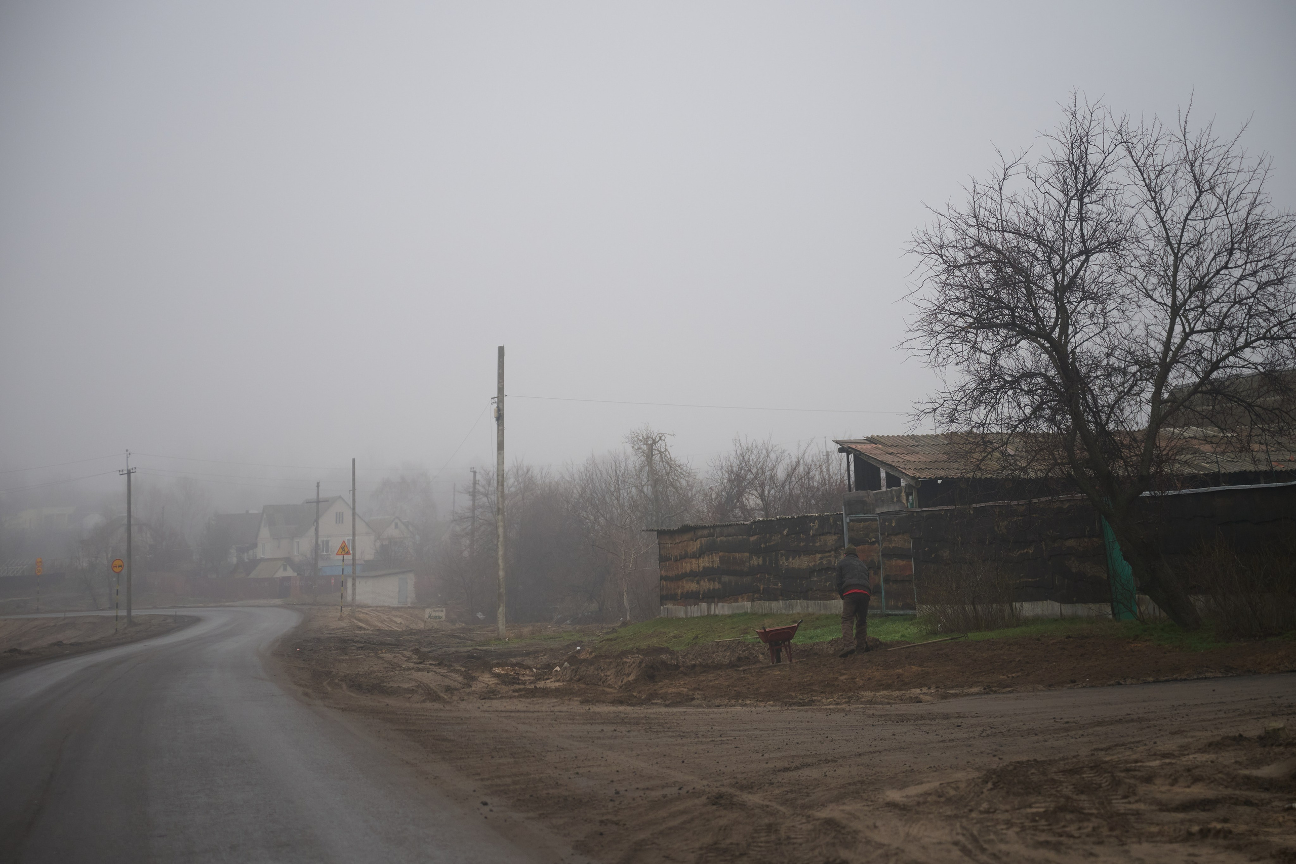 Дорога домой. Туман. Фотограф Роман Адлер