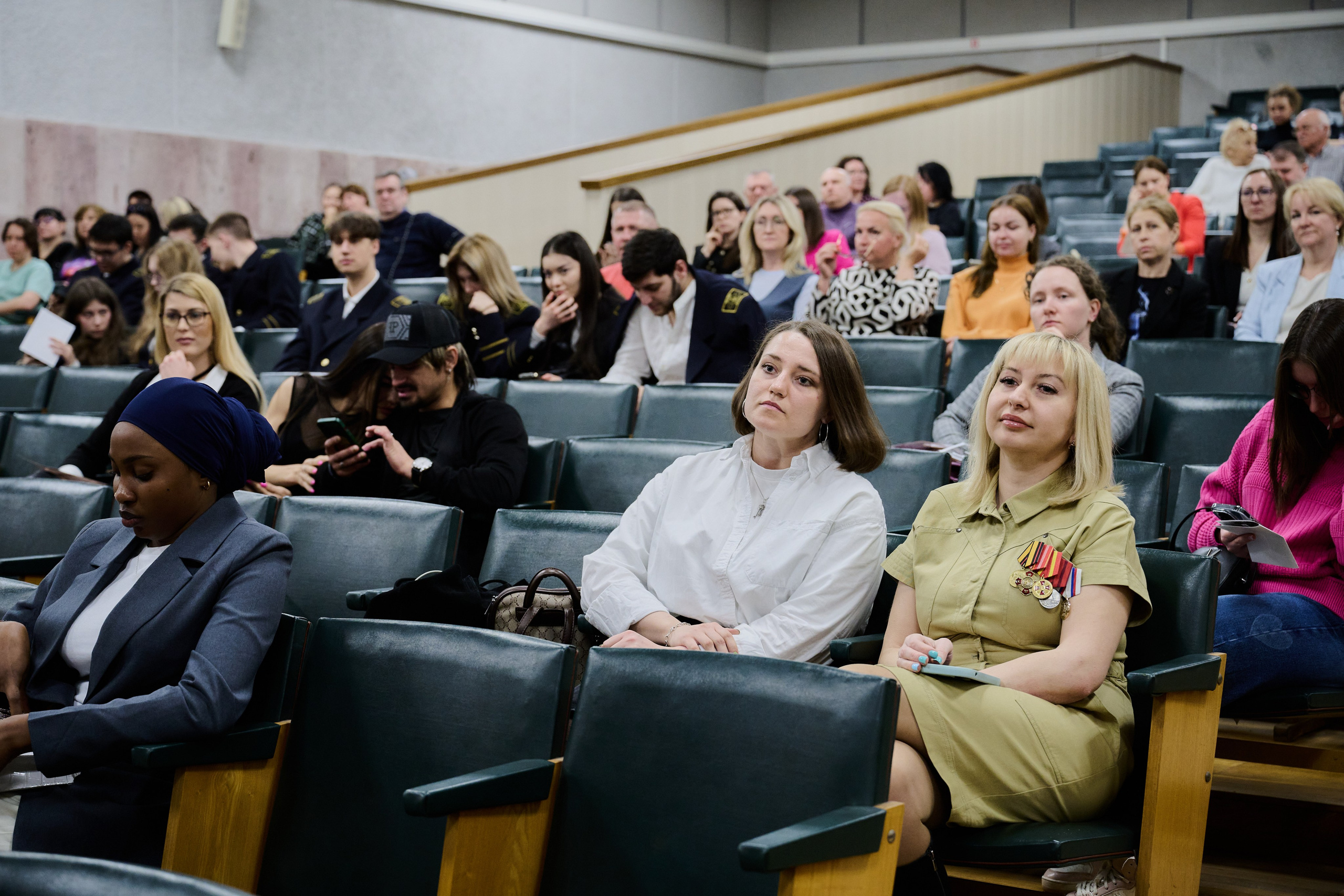 Фотовыставка «Территории» в Росгеолфонде. Фотограф Роман Адлер